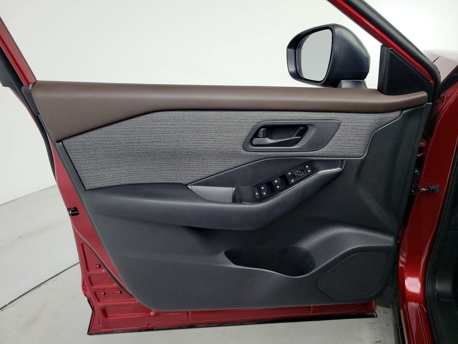 Thumbnail: 2023 Nissan Rogue - 12