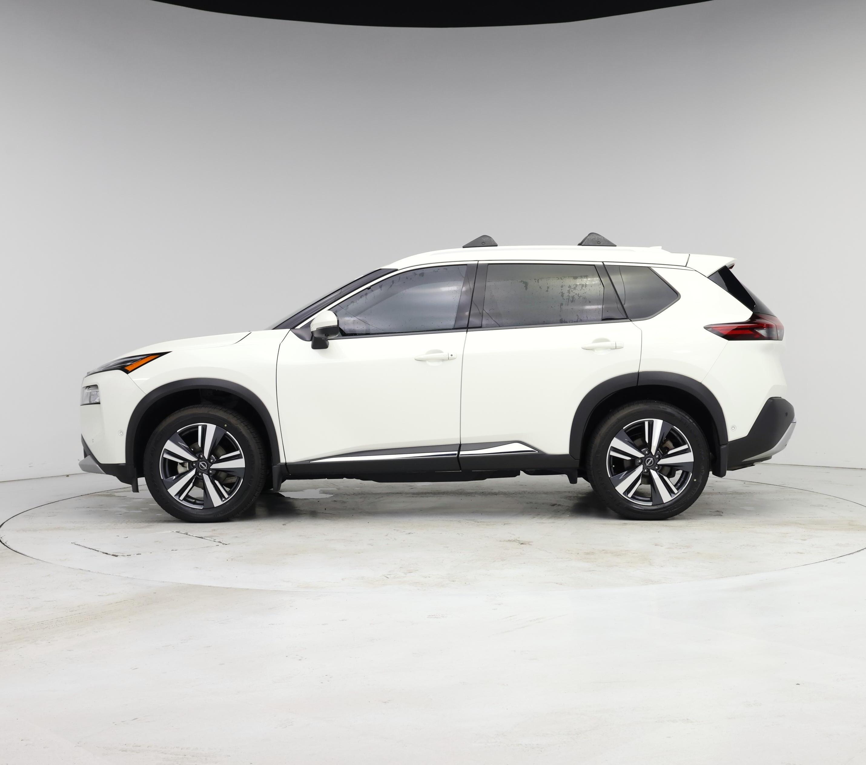 Thumbnail: 2022 Nissan Rogue - 3