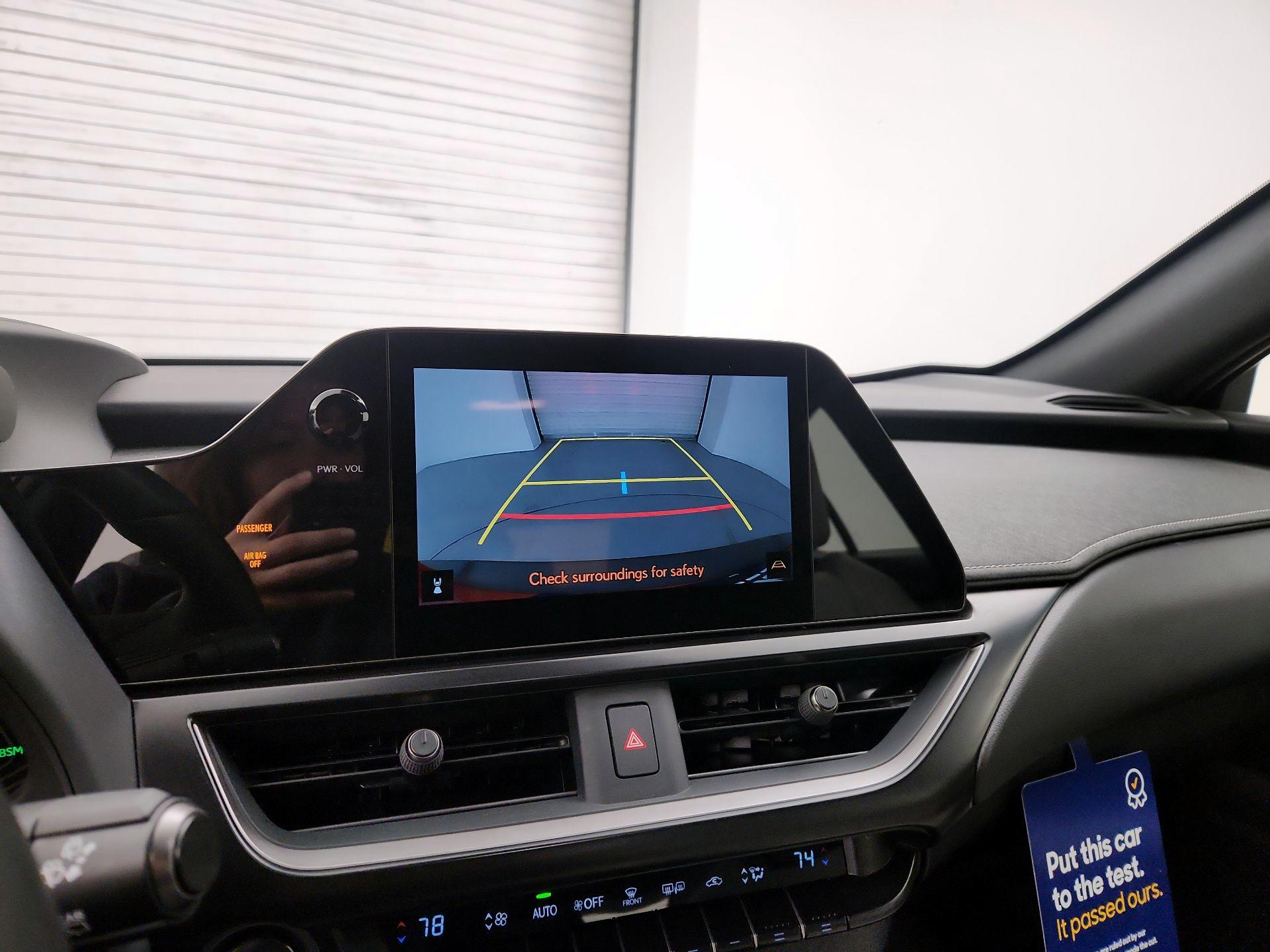 Thumbnail: 2024 Lexus UX - 14