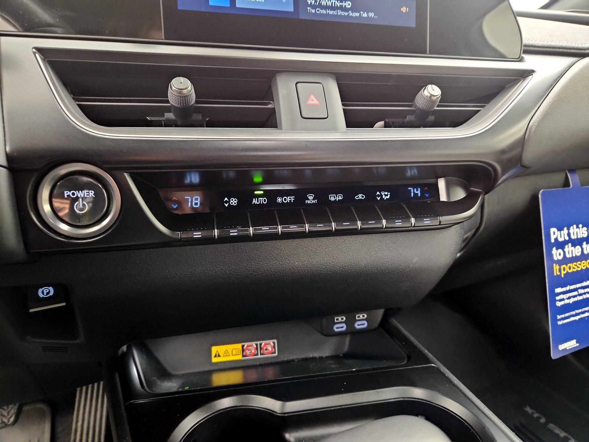 Thumbnail: 2024 Lexus UX - 16