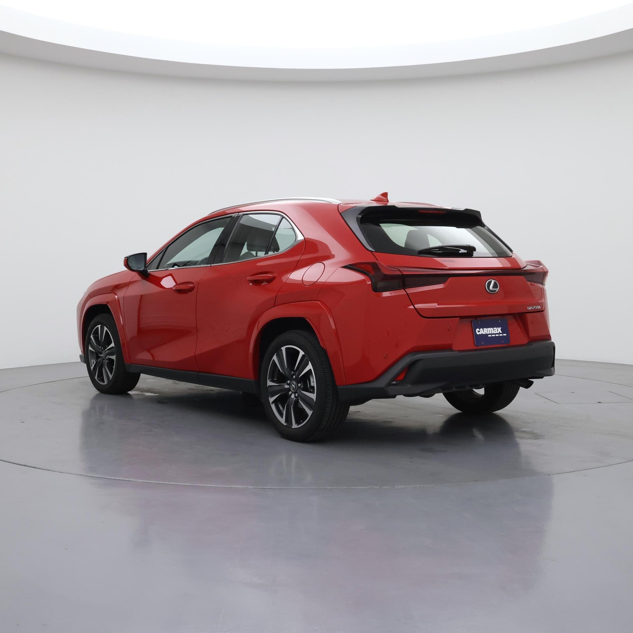 Thumbnail: 2024 Lexus UX - 2