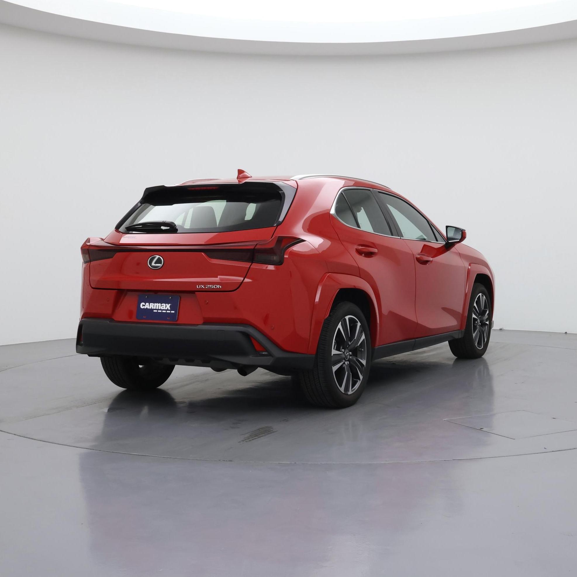 Thumbnail: 2024 Lexus UX - 8