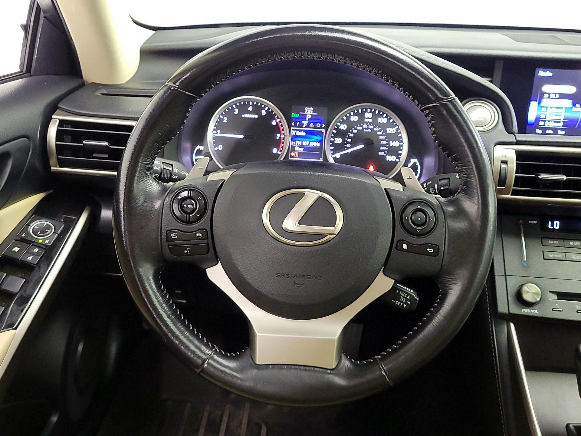 Thumbnail: 2016 Lexus IS - 10