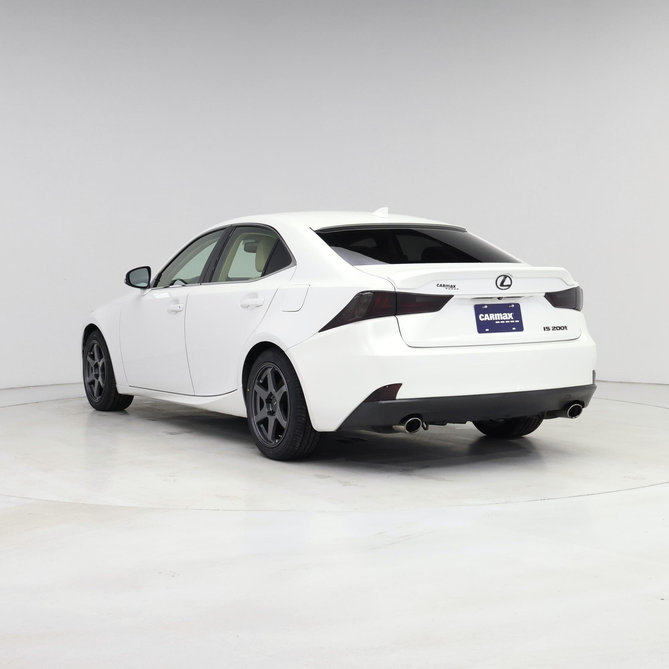 Thumbnail: 2016 Lexus IS - 2