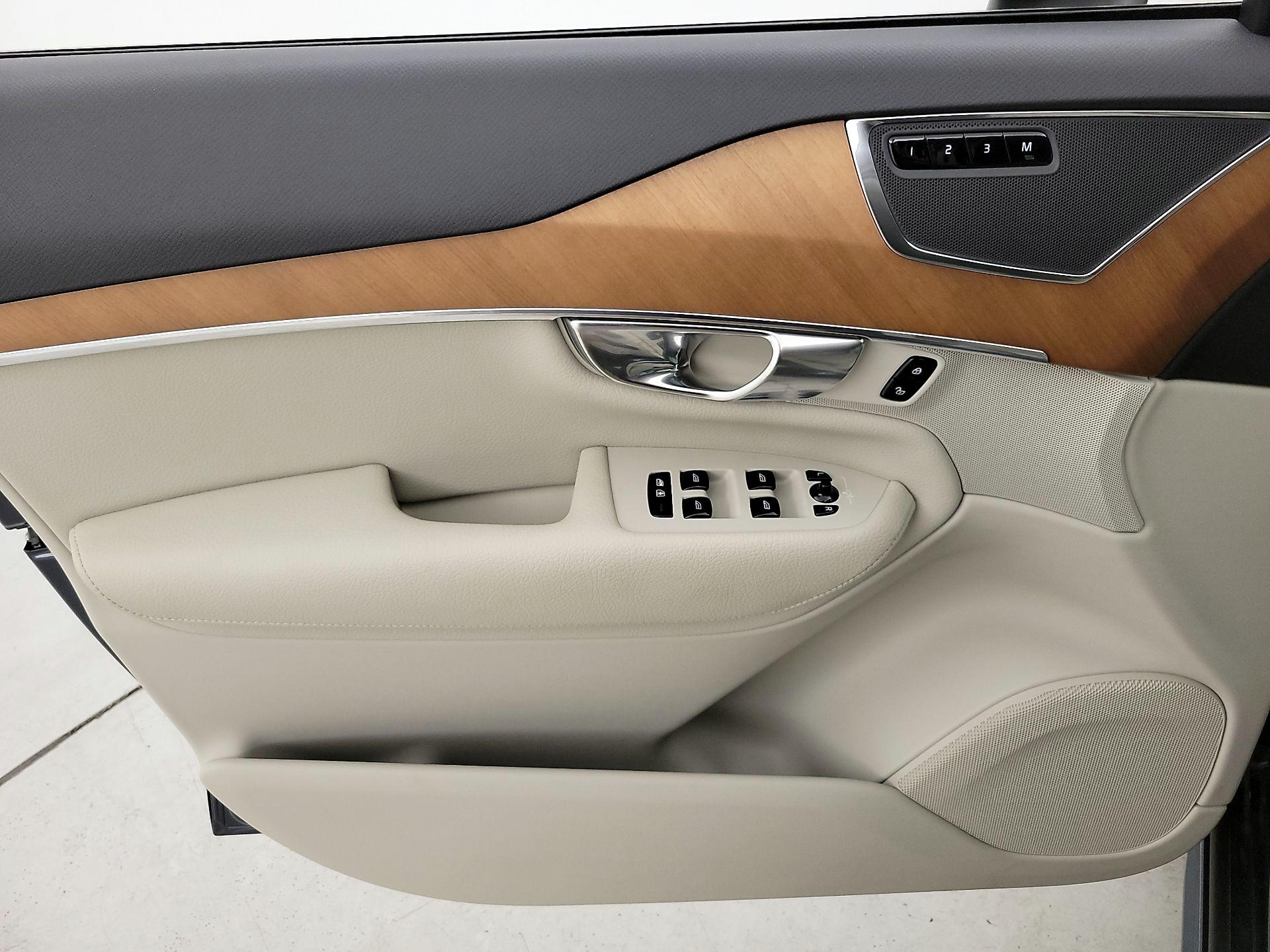 Thumbnail: 2021 Volvo XC90 - 12