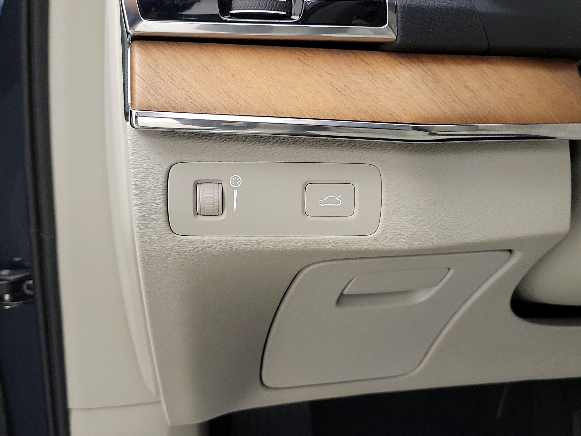 Thumbnail: 2021 Volvo XC90 - 13