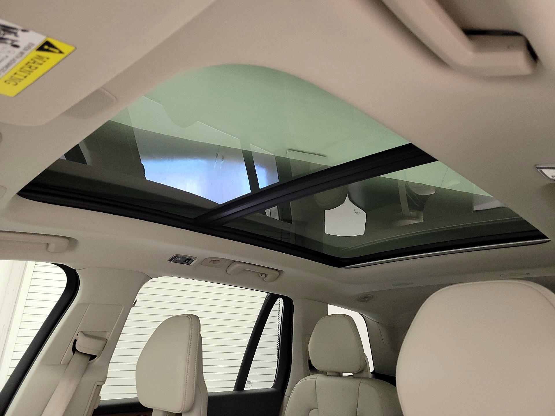 Thumbnail: 2021 Volvo XC90 - 20