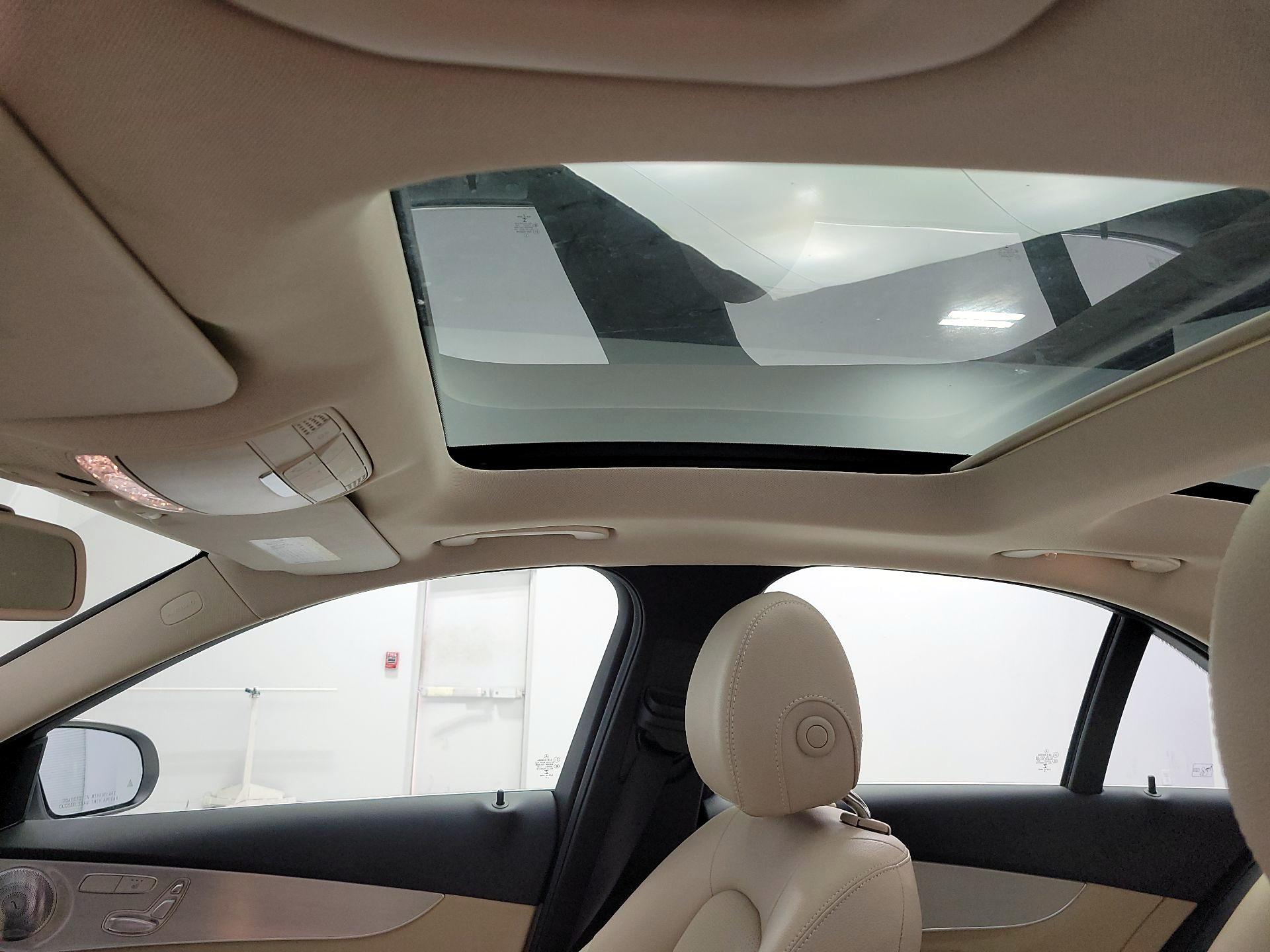 Thumbnail: 2016 Mercedes-Benz C-Class - 19
