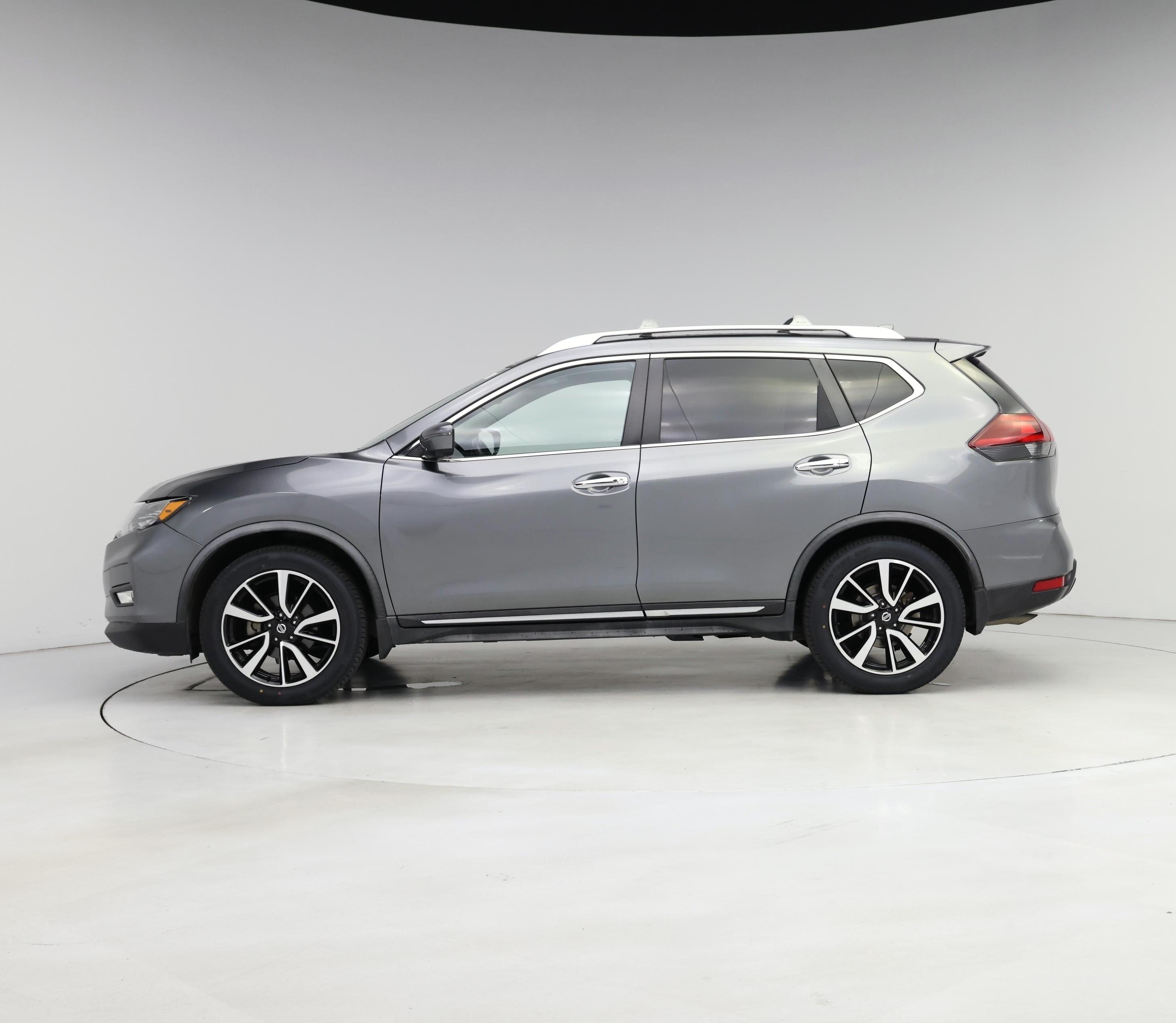 Thumbnail: 2018 Nissan Rogue - 3