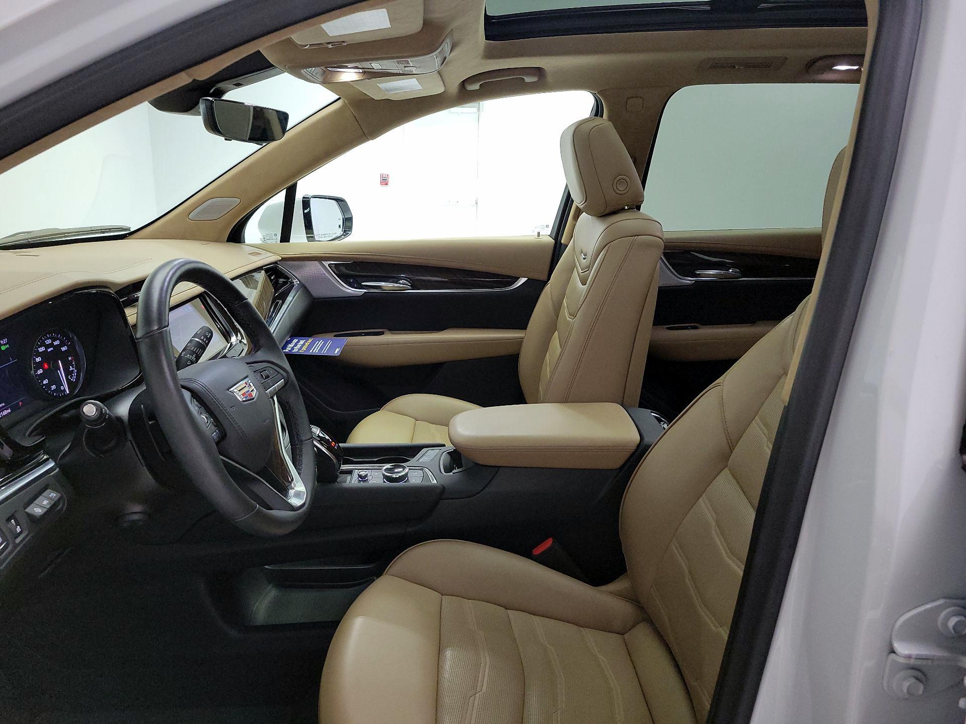 Thumbnail: 2023 Cadillac XT6 - 11