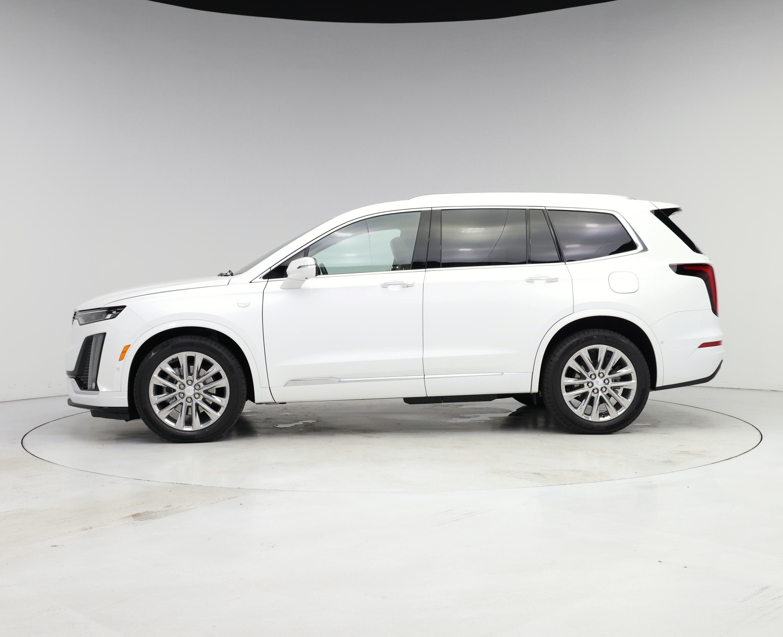 Thumbnail: 2023 Cadillac XT6 - 3