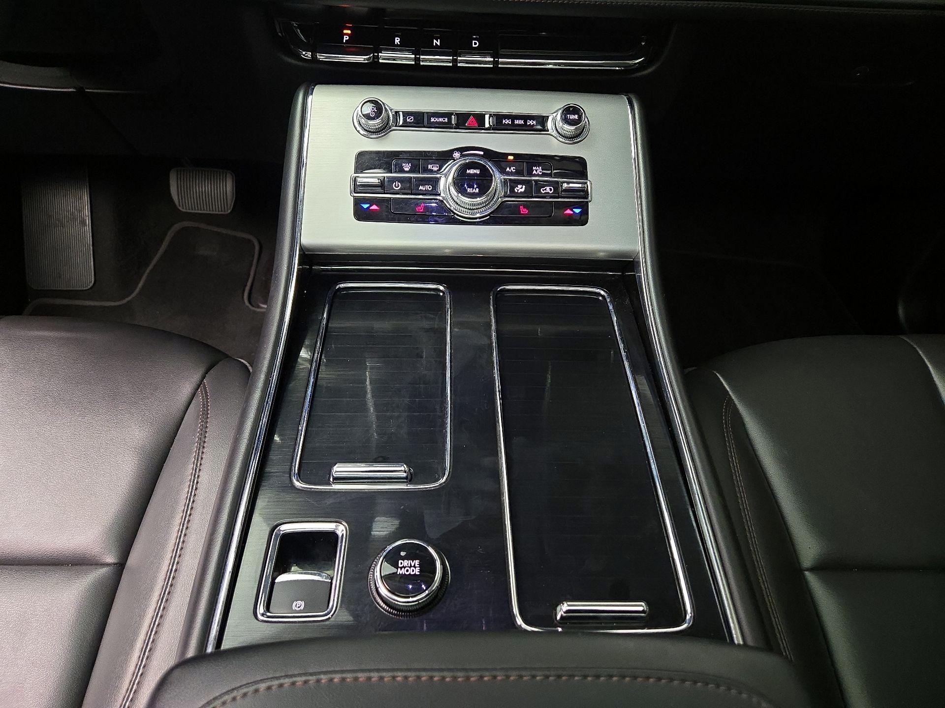 Thumbnail: 2023 Lincoln Aviator - 17