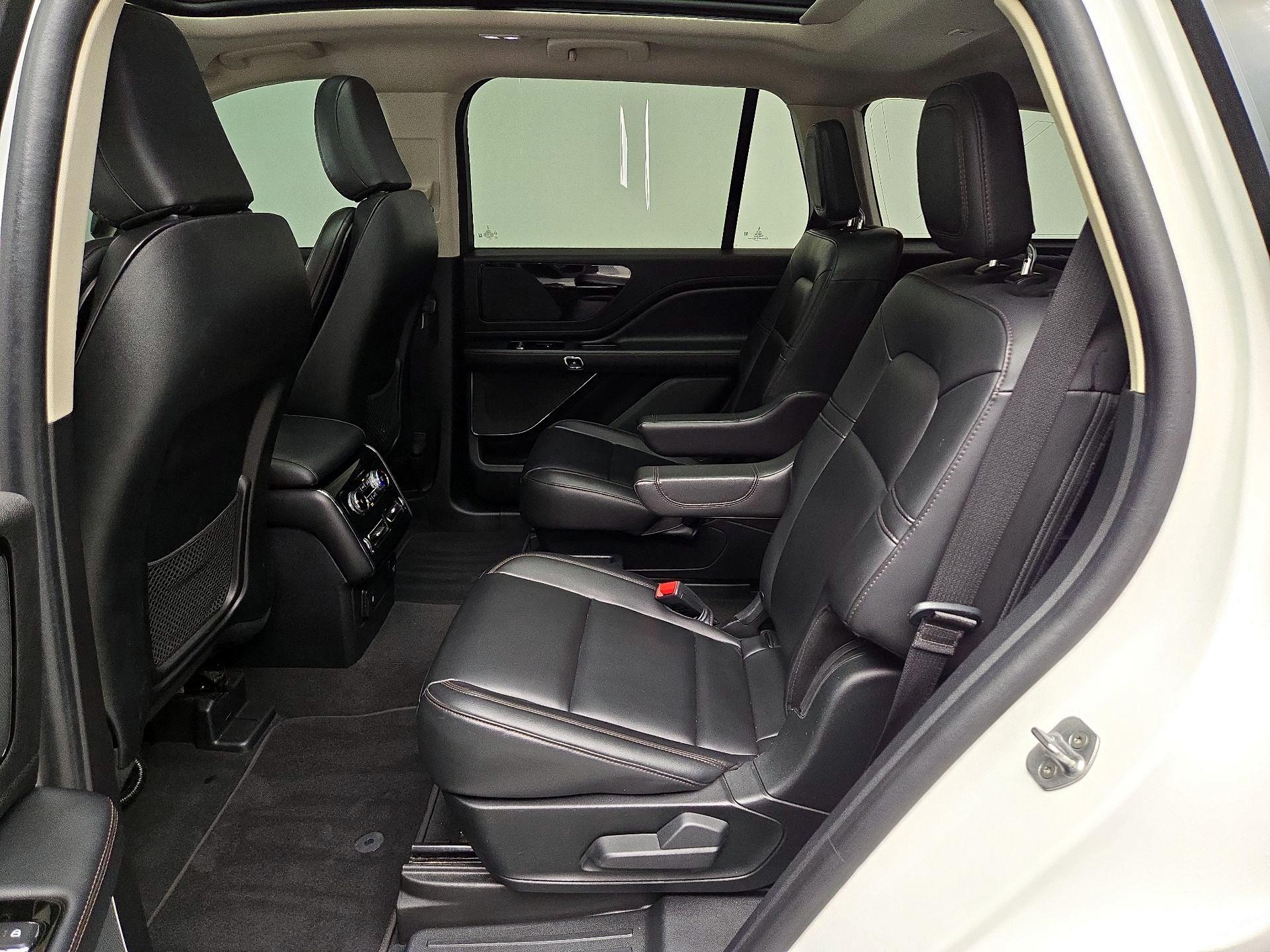 Thumbnail: 2023 Lincoln Aviator - 20