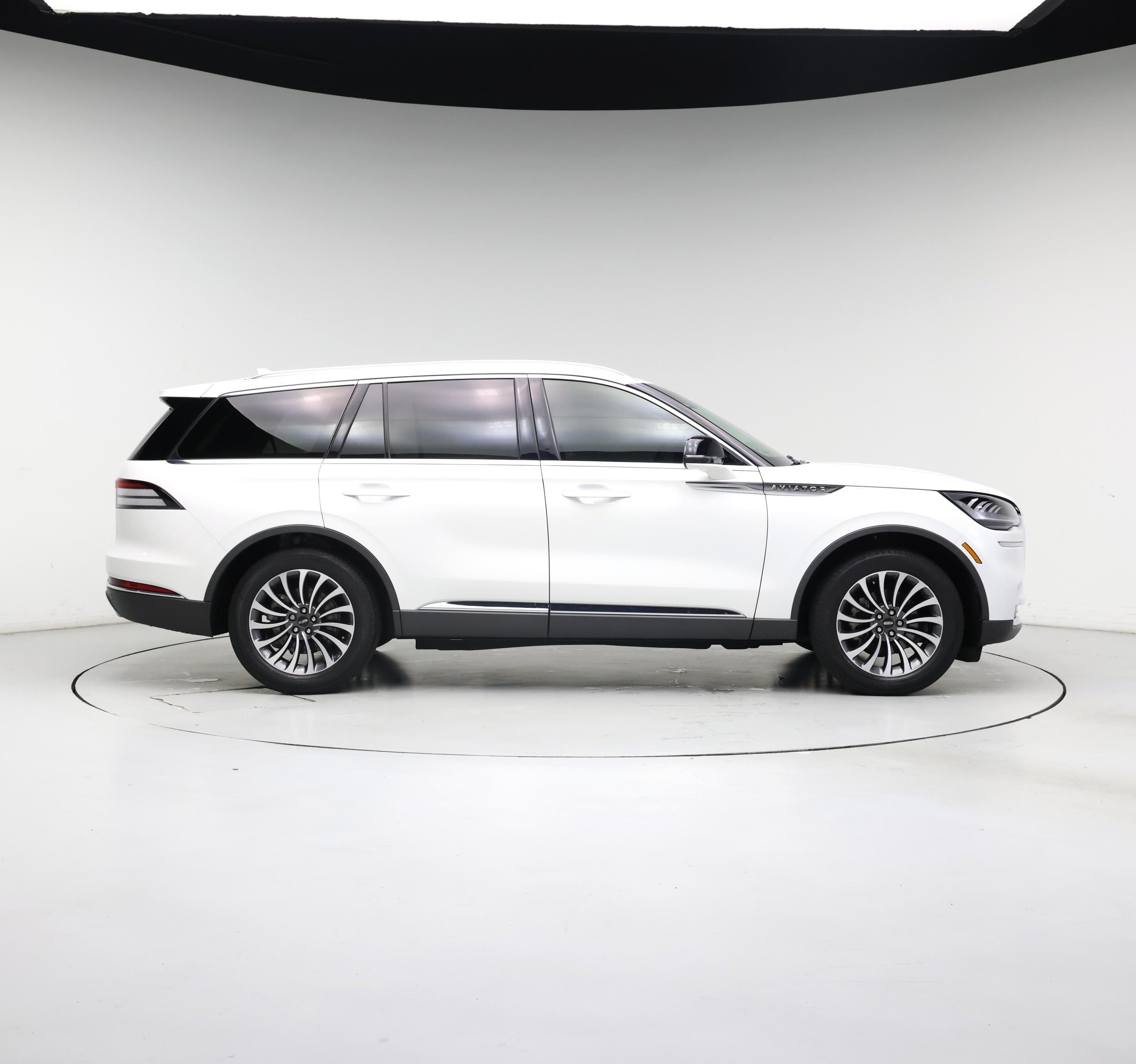 Thumbnail: 2023 Lincoln Aviator - 7