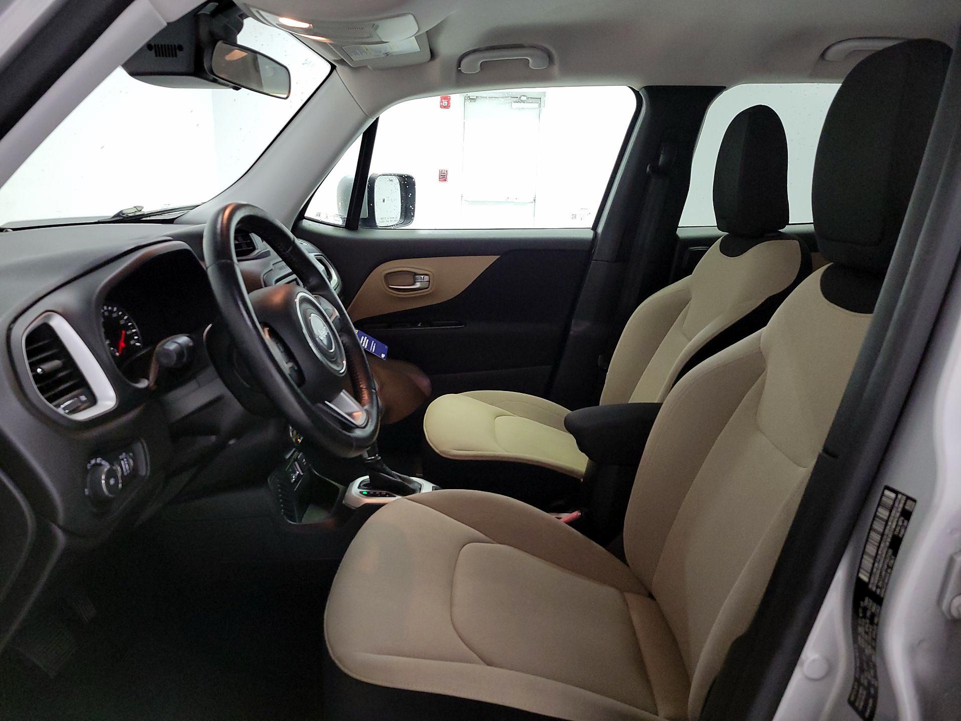 Thumbnail: 2015 Jeep Renegade - 11
