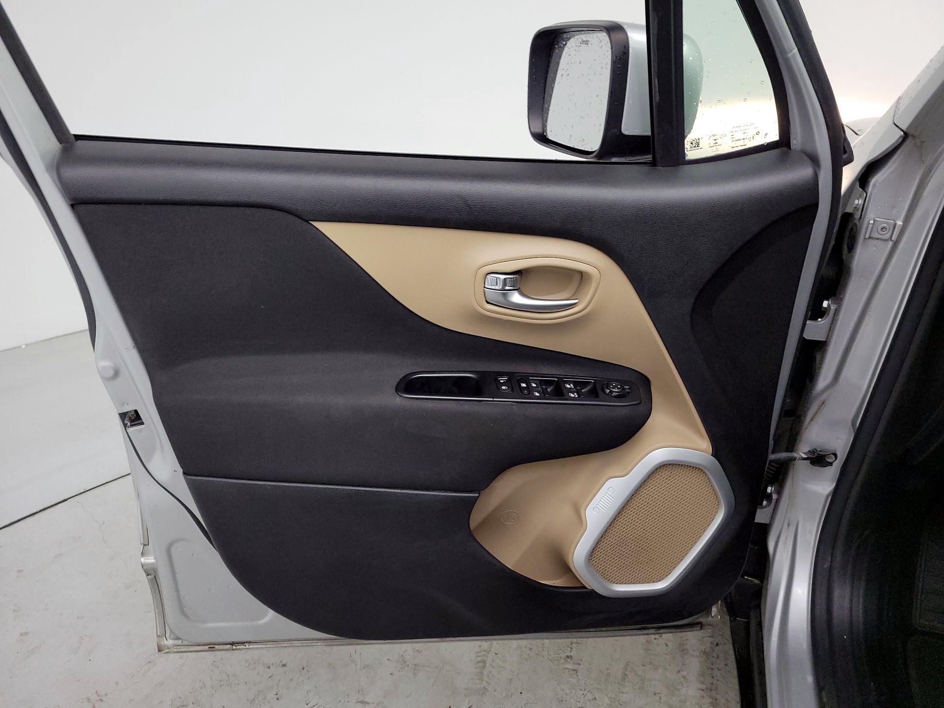 Thumbnail: 2015 Jeep Renegade - 12