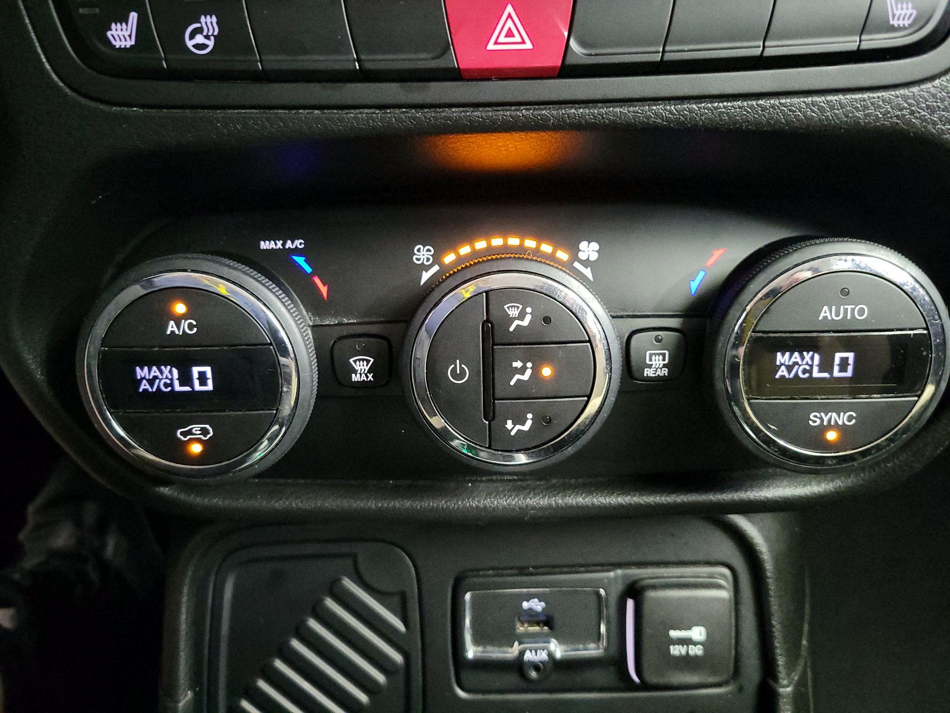 Thumbnail: 2015 Jeep Renegade - 16