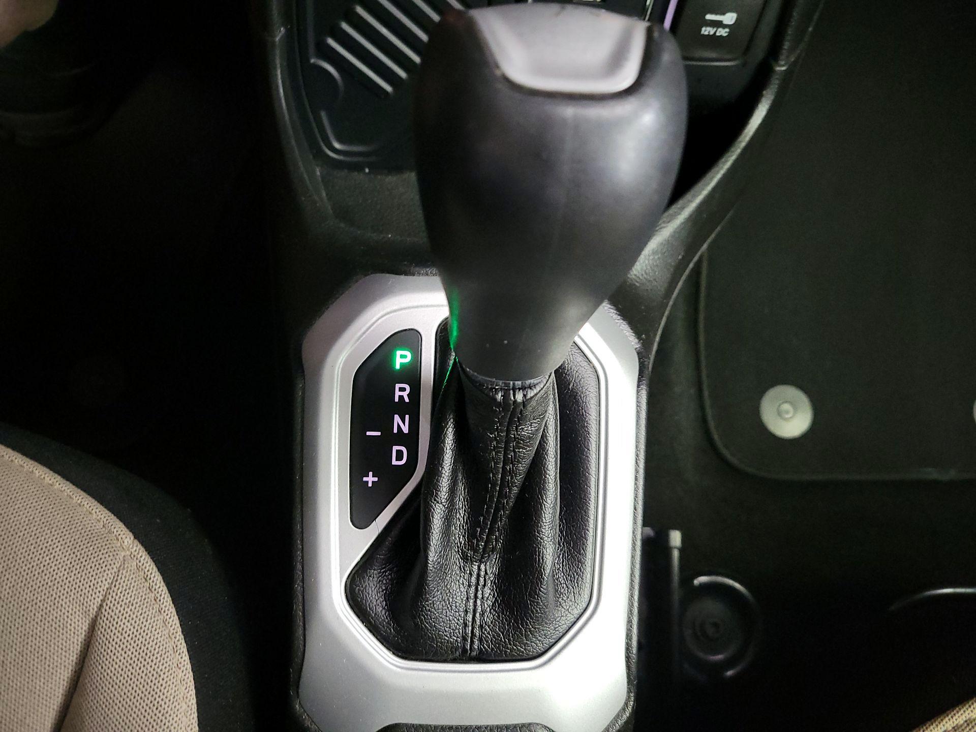 Thumbnail: 2015 Jeep Renegade - 17