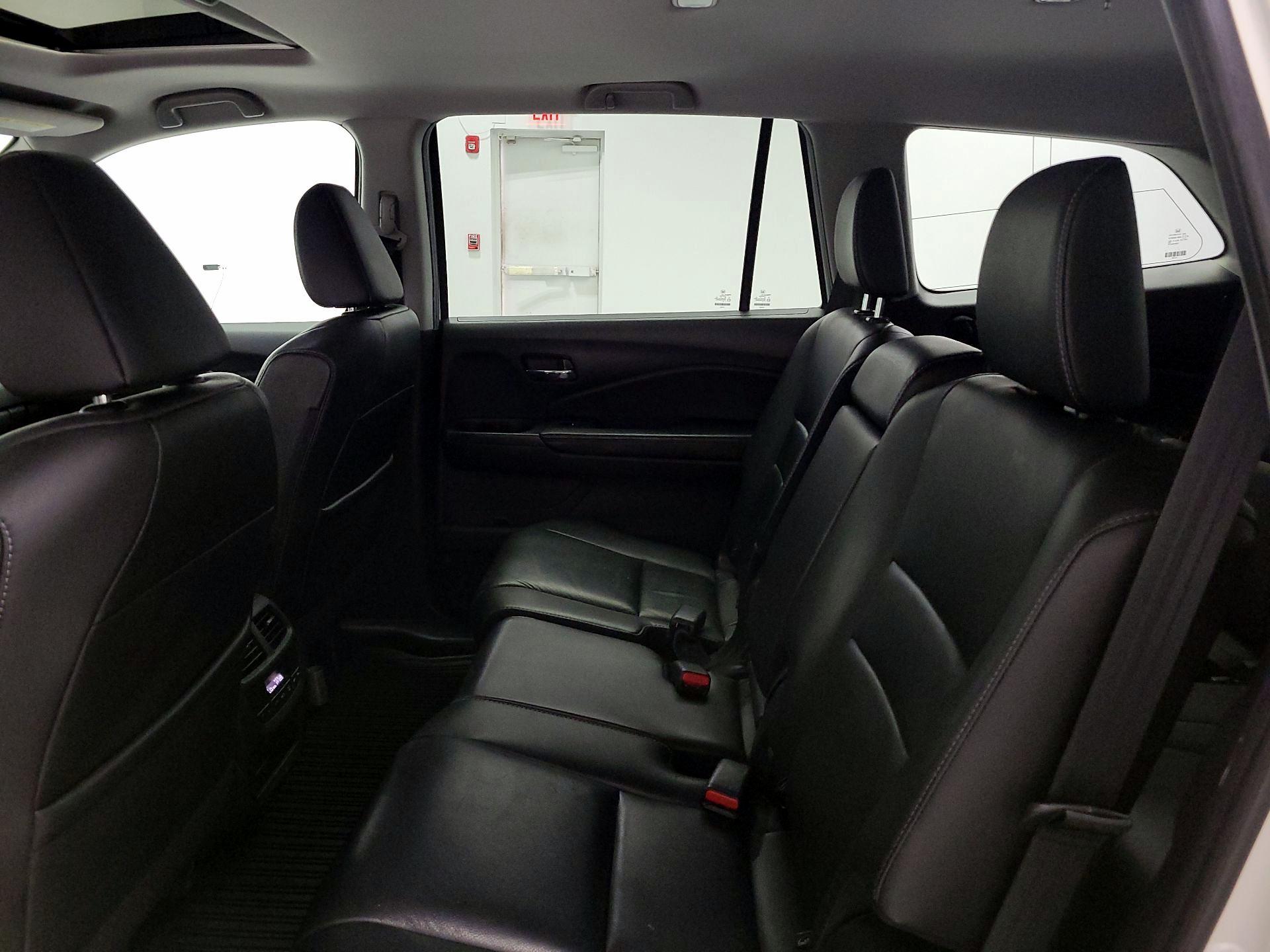 Thumbnail: 2018 Honda Pilot - 20