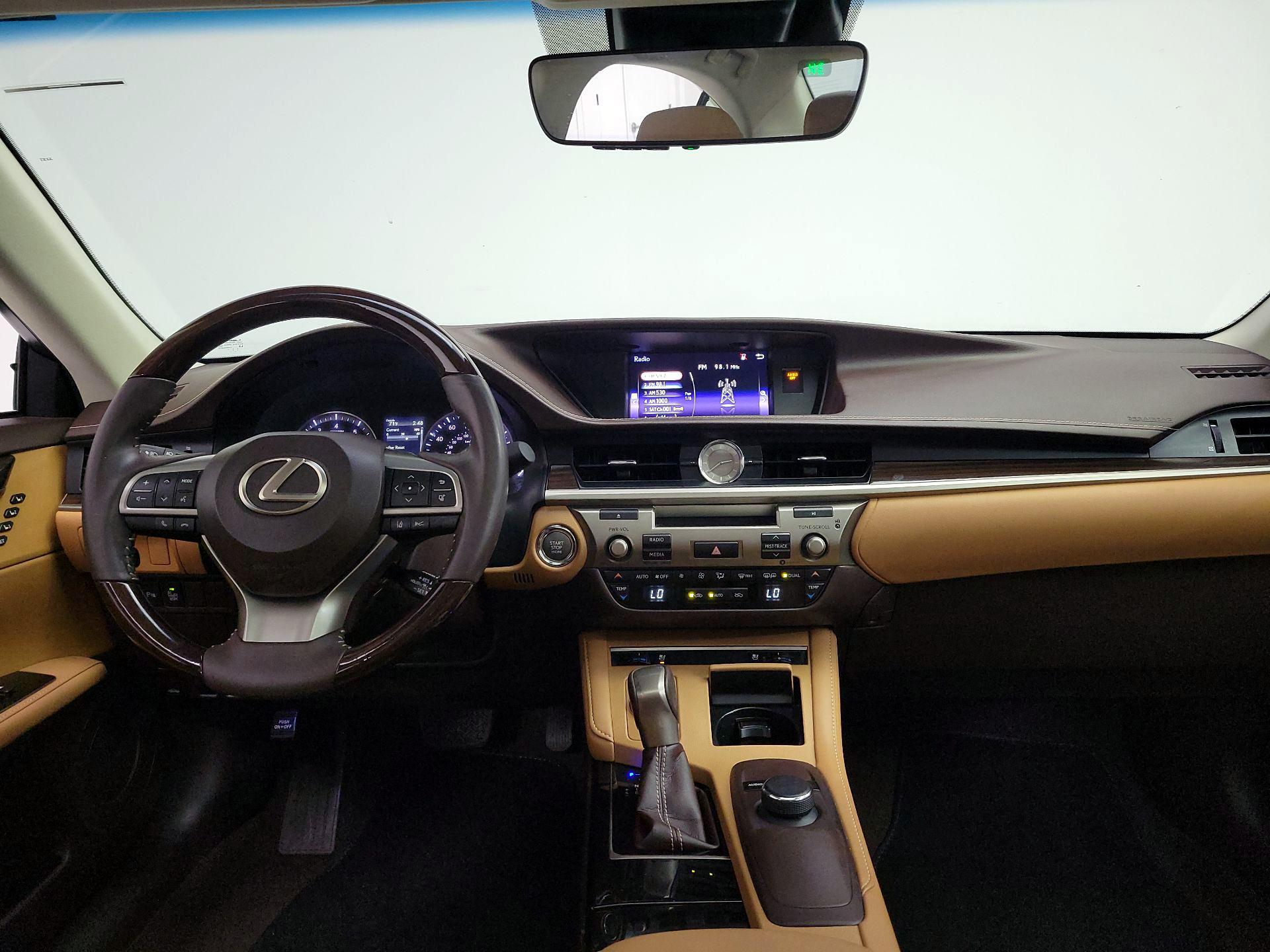 Thumbnail: 2017 Lexus ES - 9