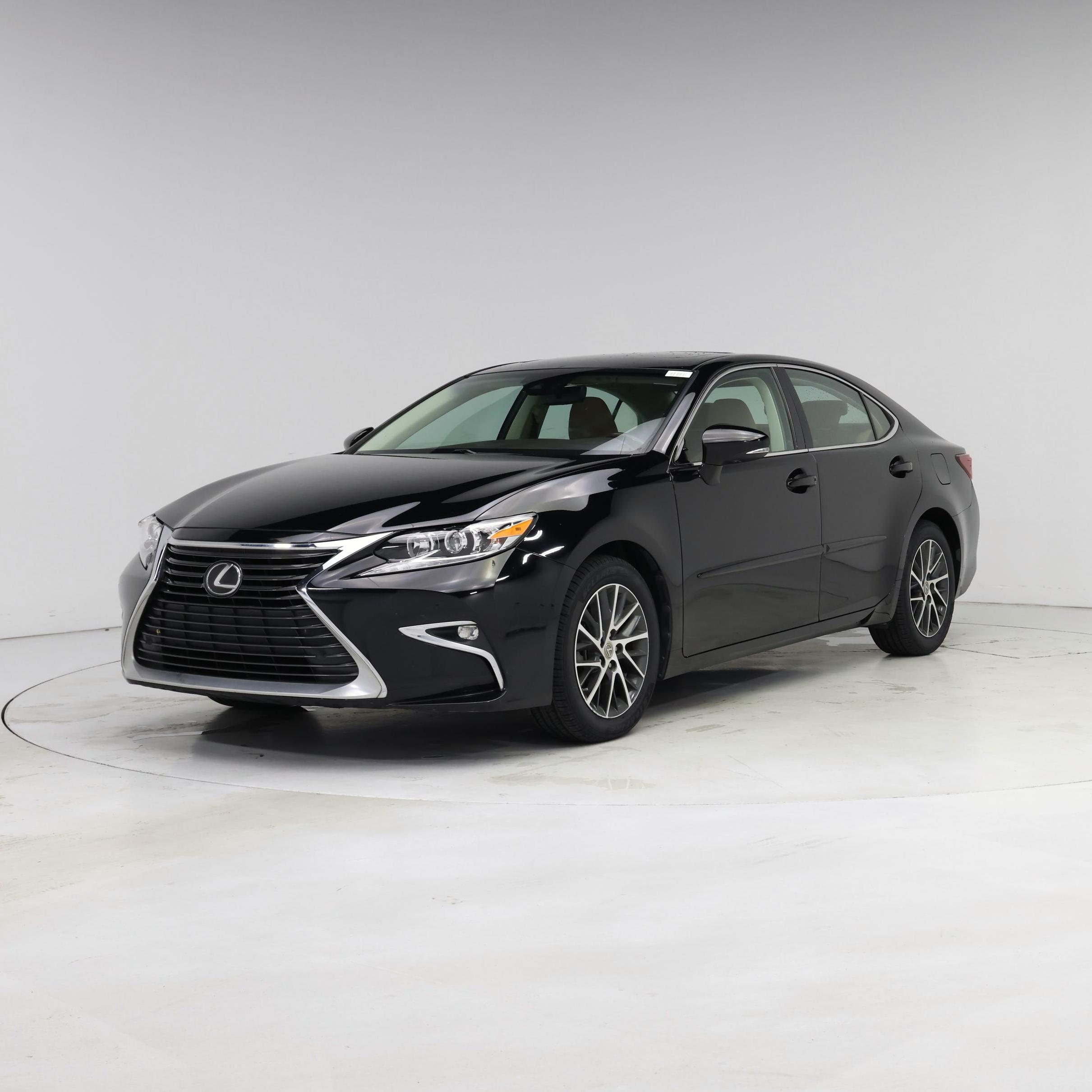 Thumbnail: 2017 Lexus ES - 4