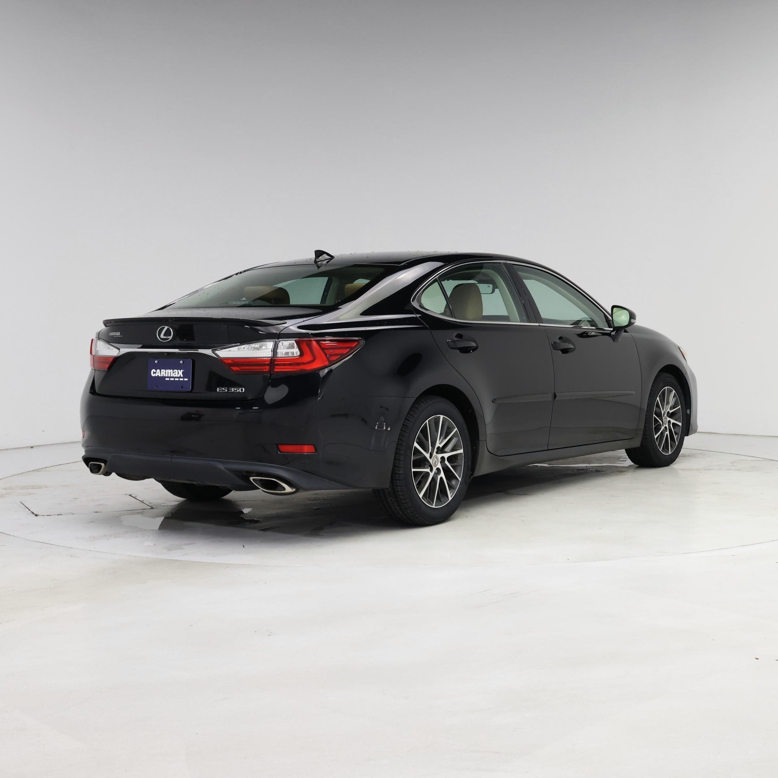 Thumbnail: 2017 Lexus ES - 8