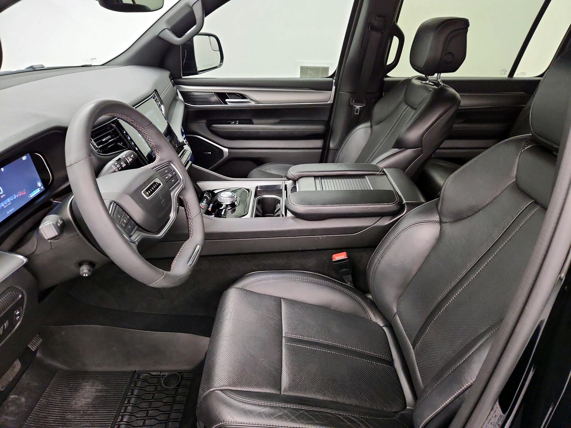 Thumbnail: 2023 Jeep Wagoneer - 11