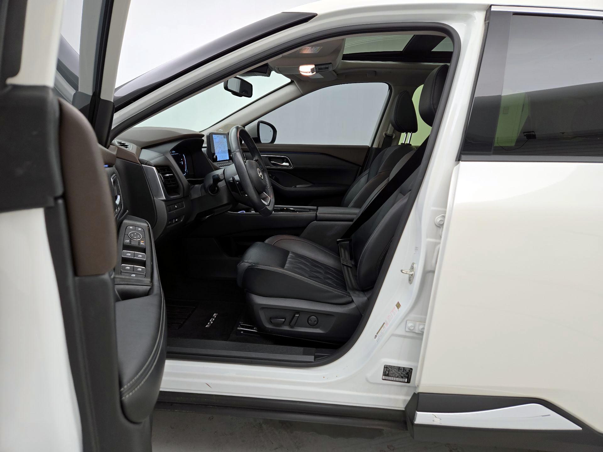 Thumbnail: 2023 Nissan Rogue - 11