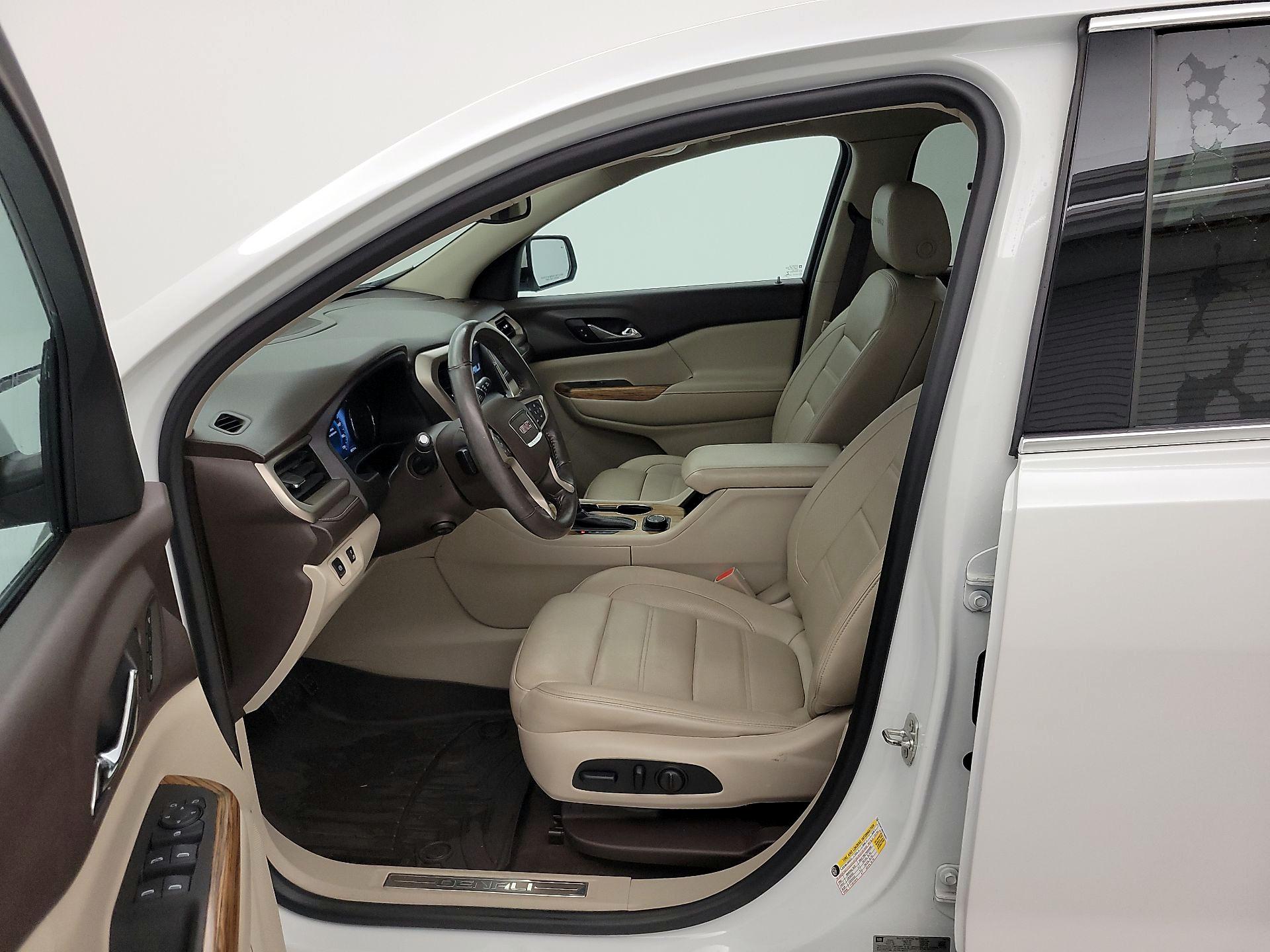 Thumbnail: 2017 GMC Acadia - 11