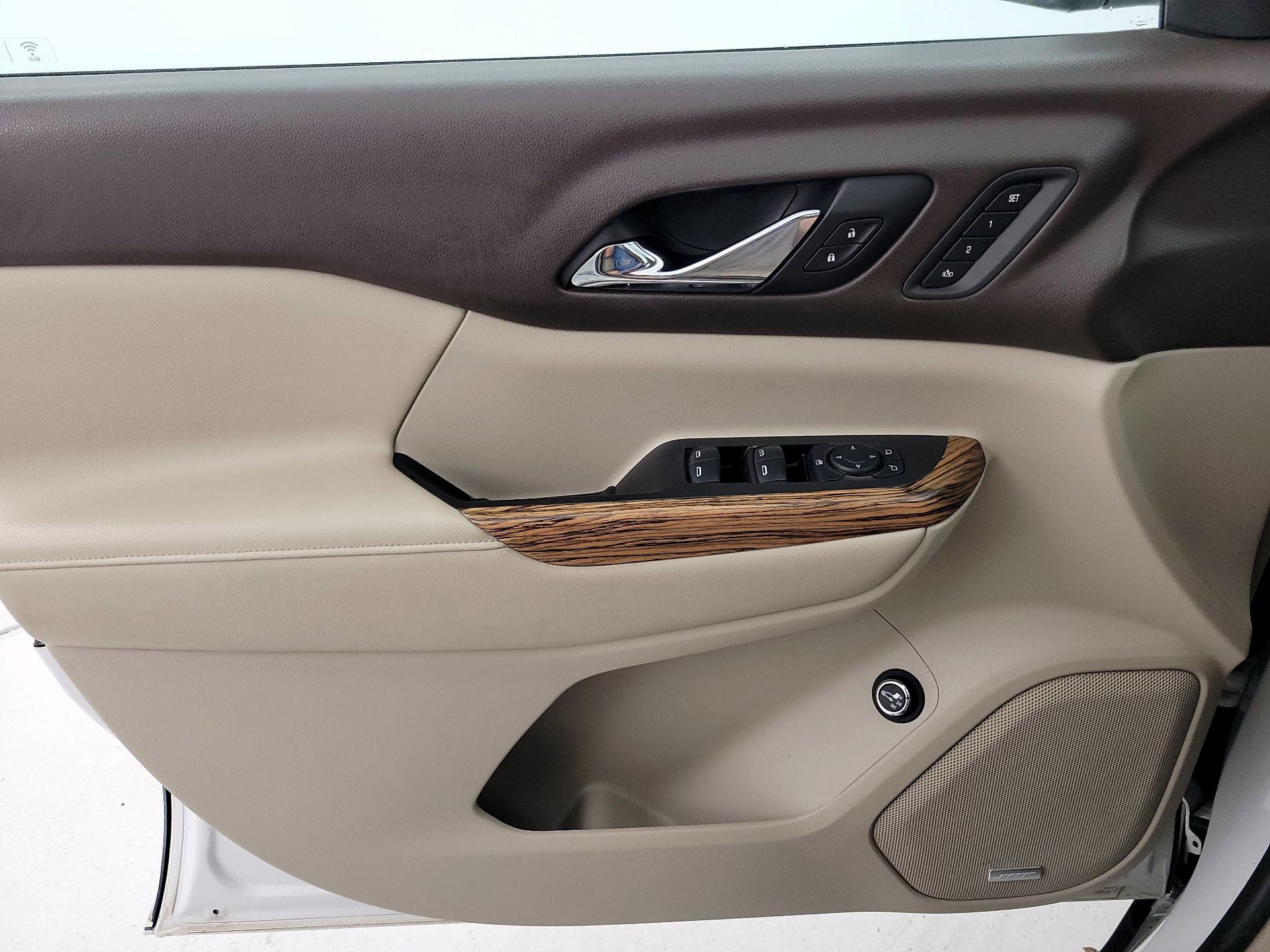 Thumbnail: 2017 GMC Acadia - 12