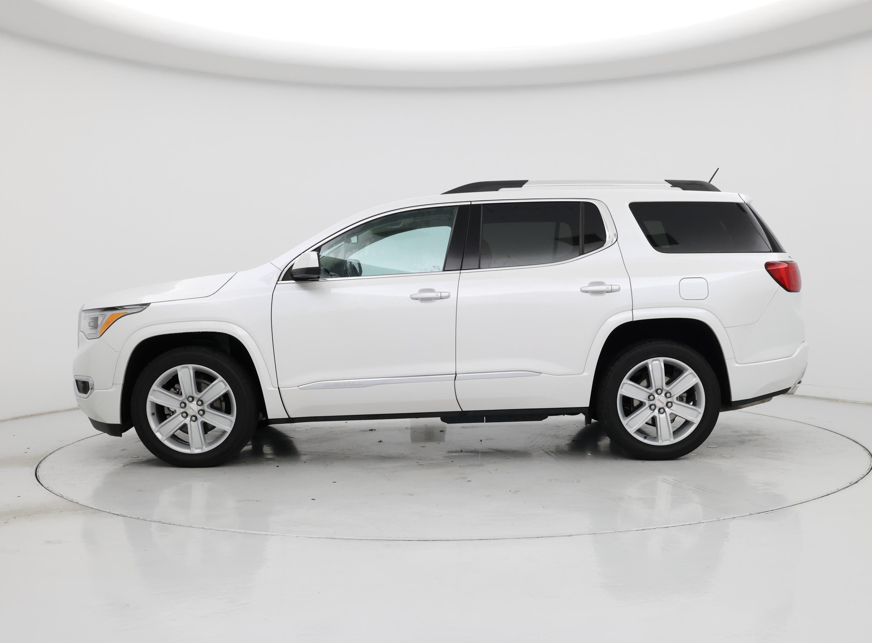Thumbnail: 2017 GMC Acadia - 3