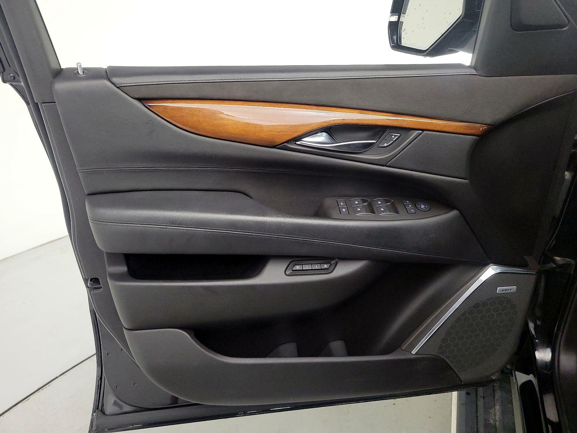 Thumbnail: 2016 Cadillac Escalade - 12
