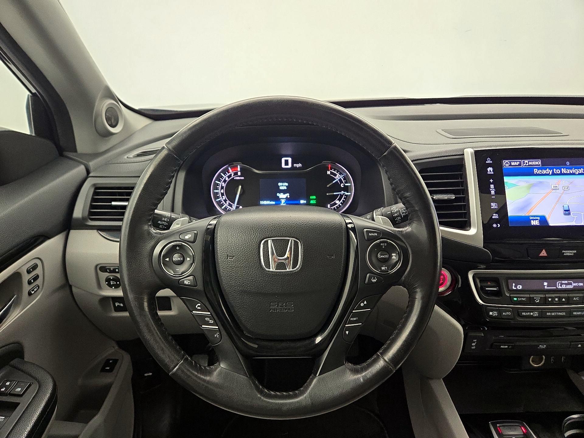 Thumbnail: 2017 Honda Pilot - 10