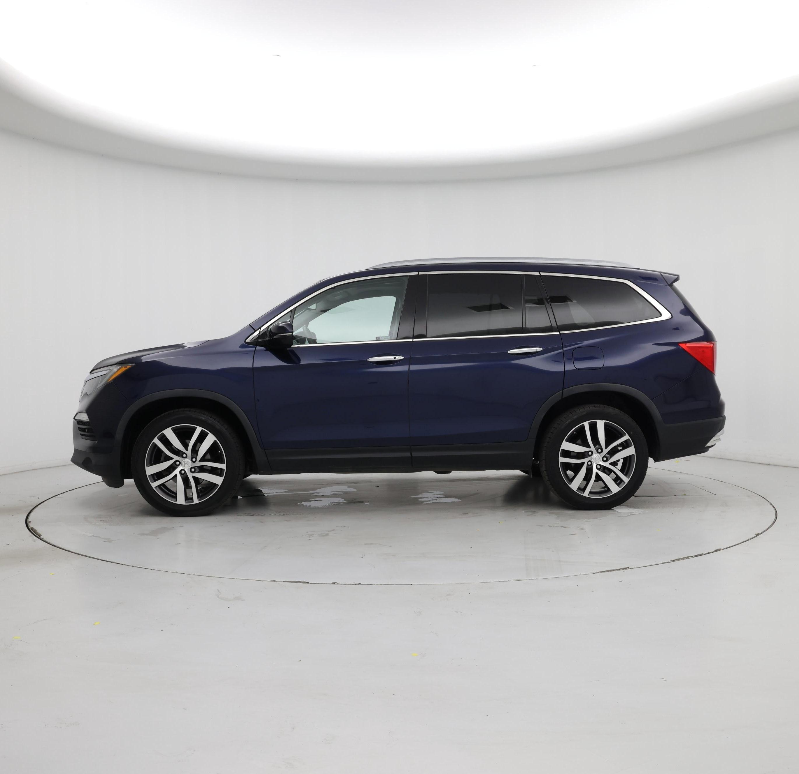 Thumbnail: 2017 Honda Pilot - 3