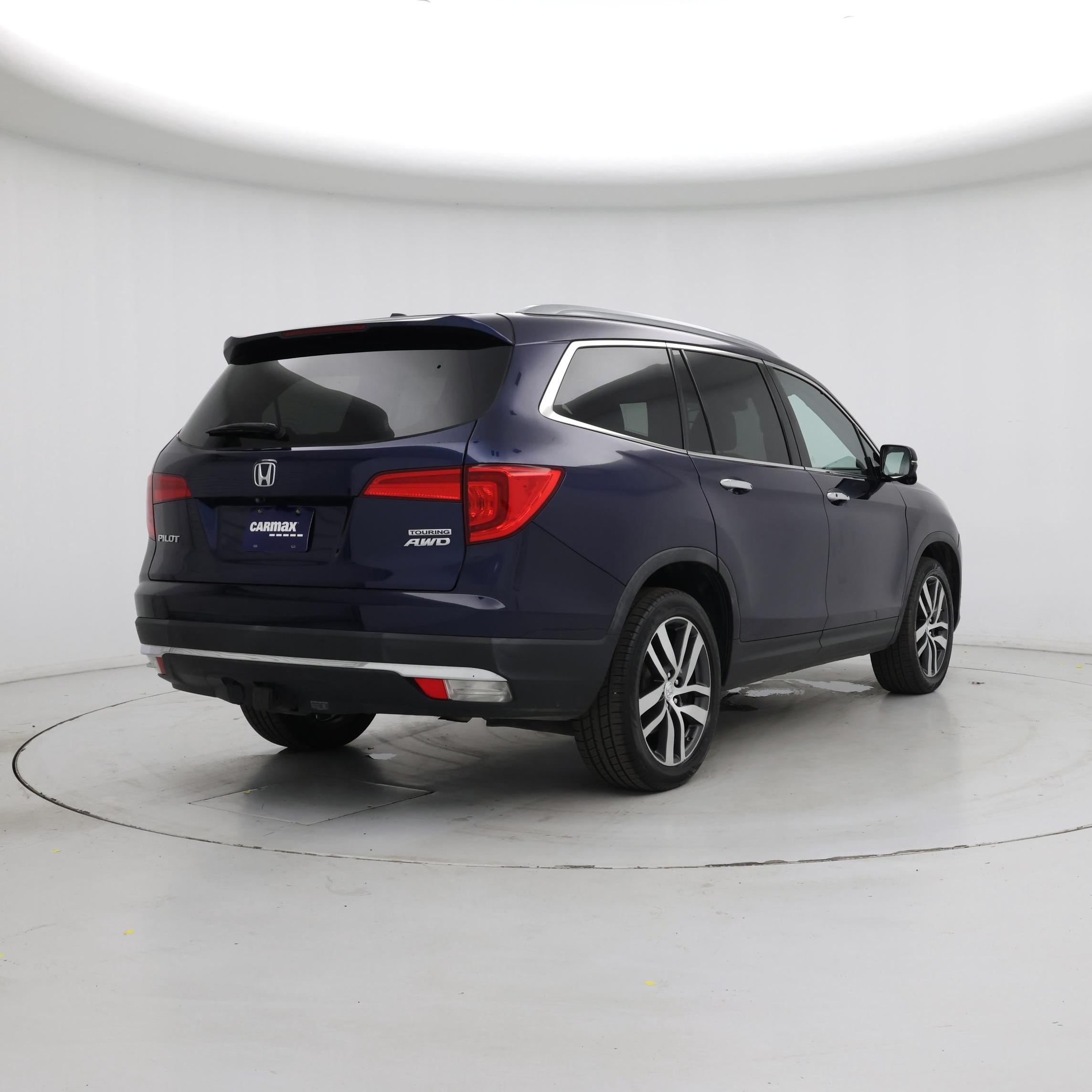 Thumbnail: 2017 Honda Pilot - 8