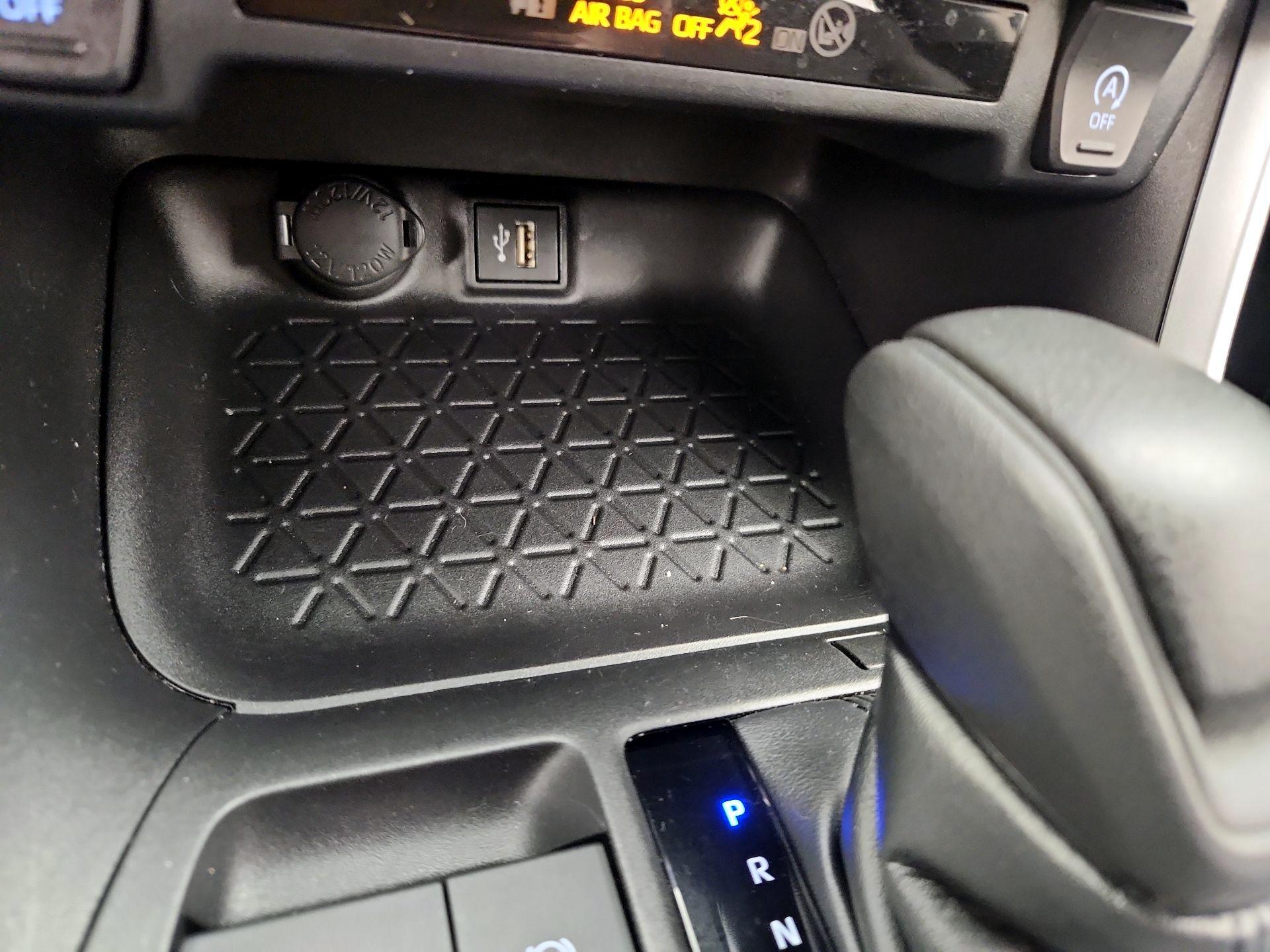 Thumbnail: 2023 Toyota RAV4 - 17