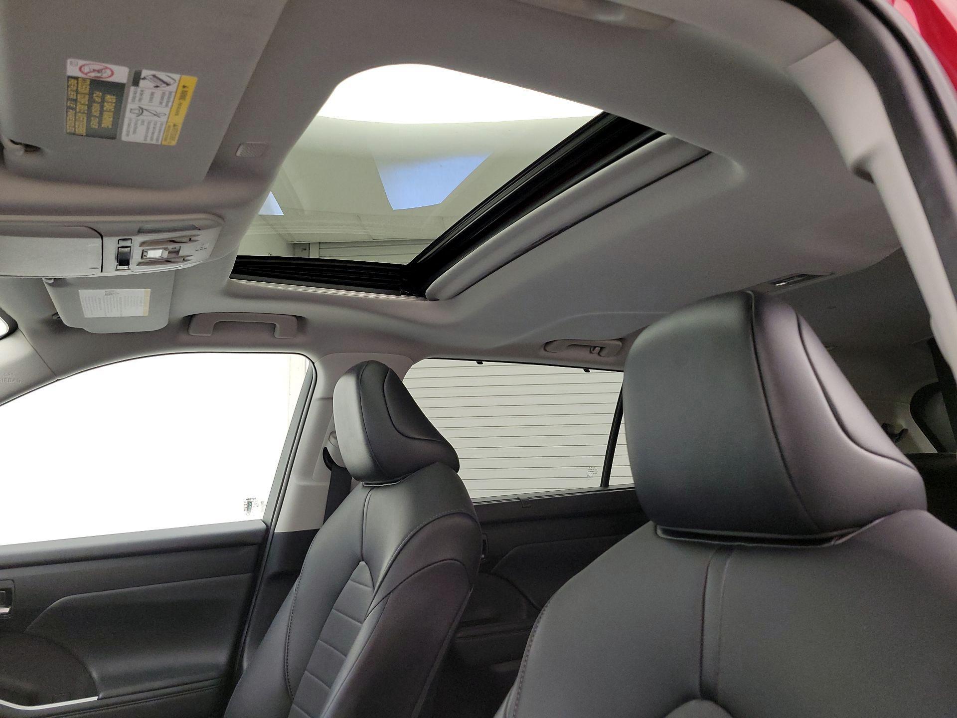Thumbnail: 2021 Toyota Highlander - 20