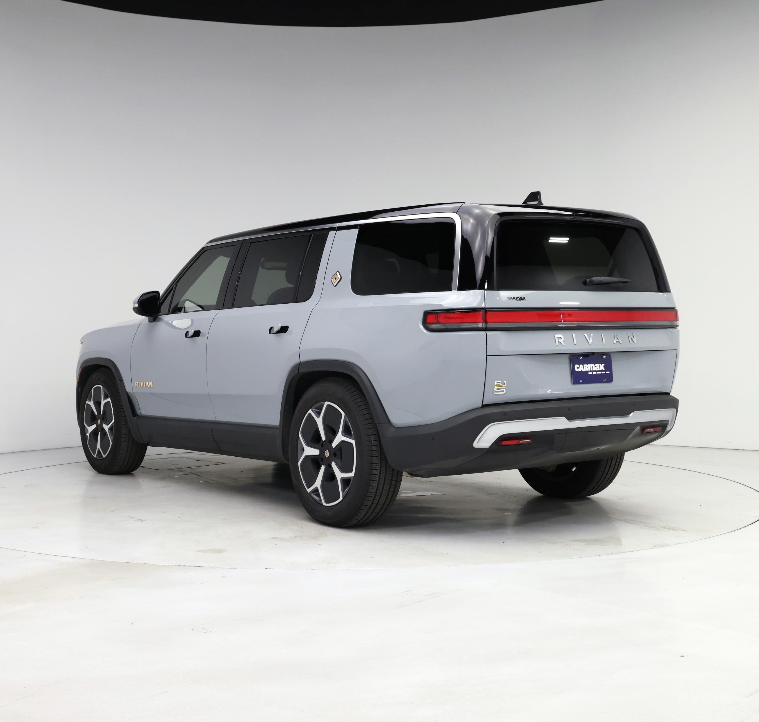 Thumbnail: 2023 Rivian R1S - 2