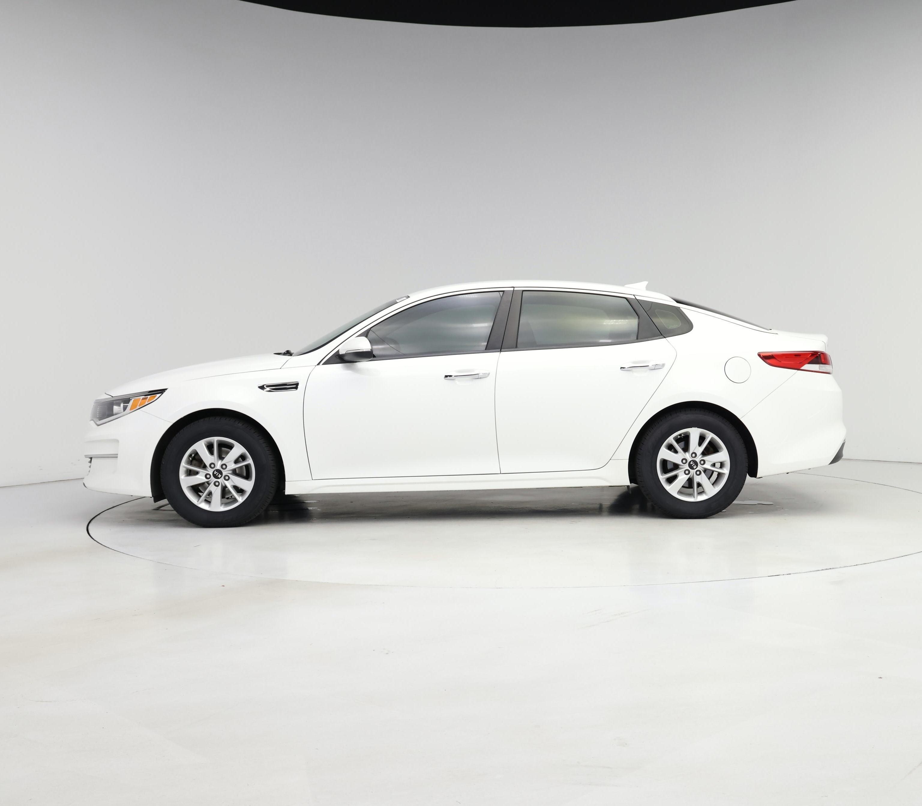 Thumbnail: 2016 Kia Optima - 3