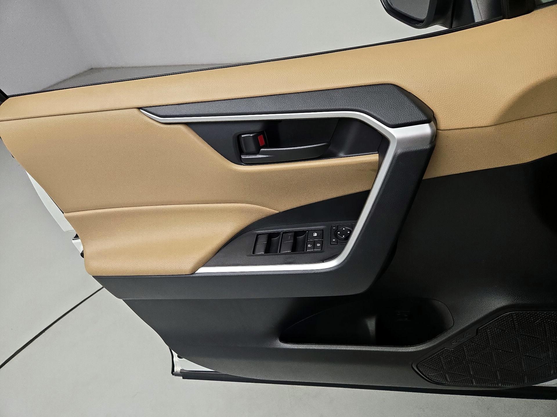 Thumbnail: 2024 Toyota RAV4 - 12