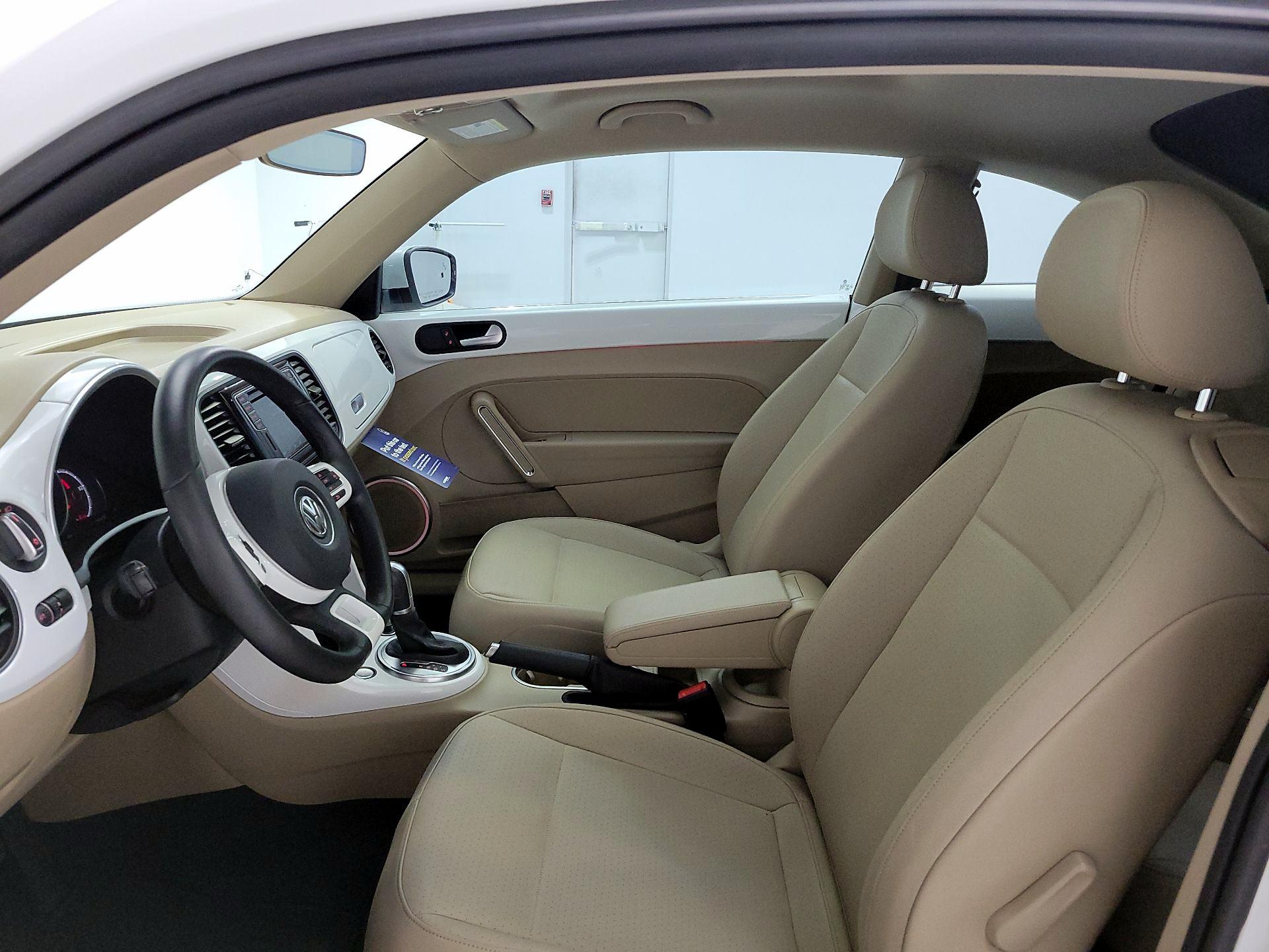 Thumbnail: 2019 Volkswagen Beetle - 11
