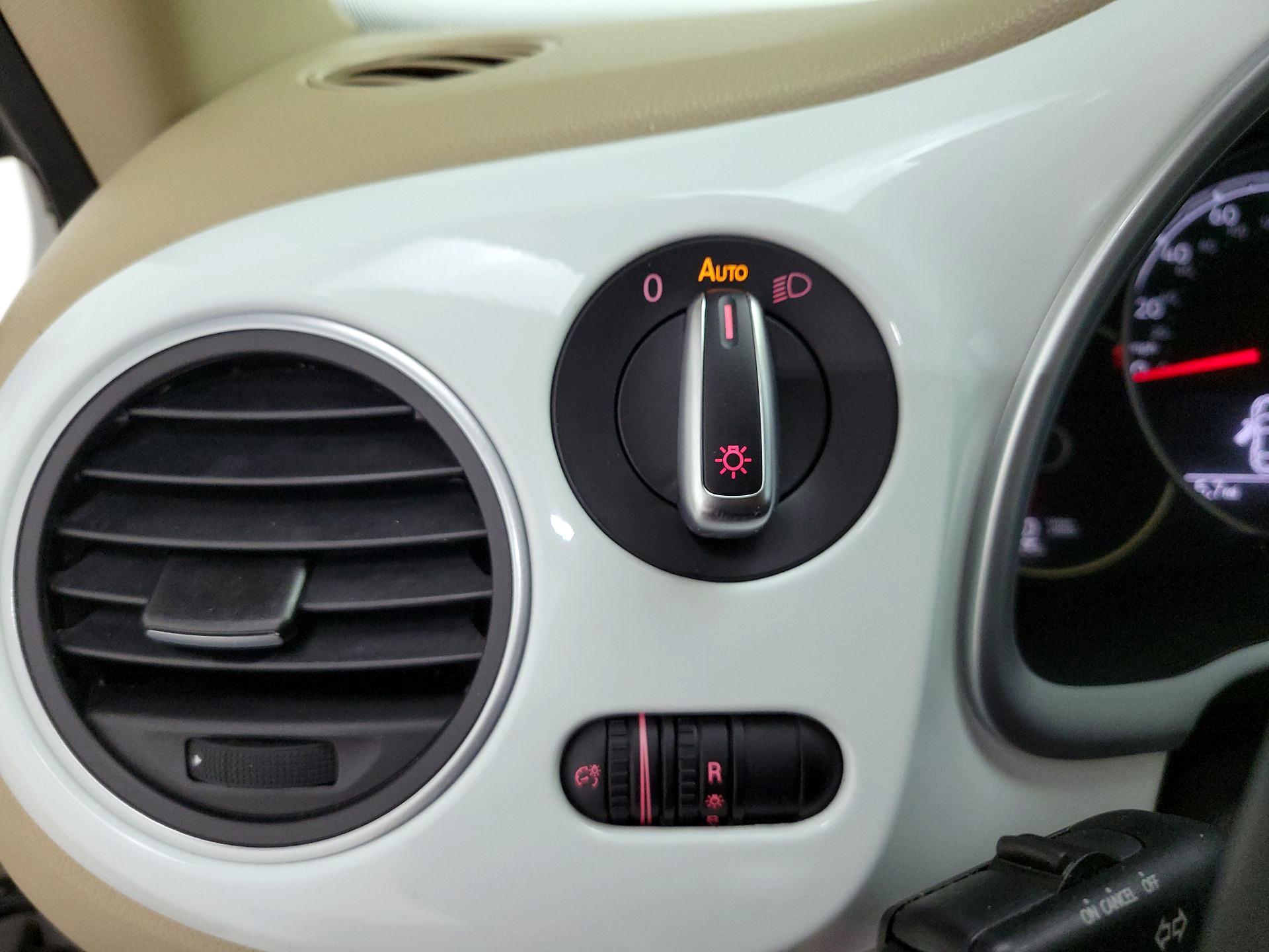 Thumbnail: 2019 Volkswagen Beetle - 13