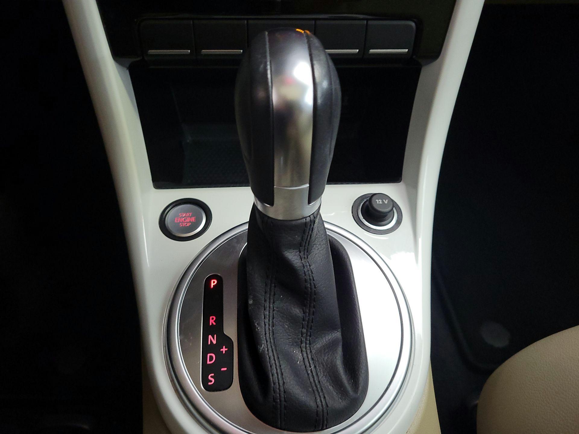 Thumbnail: 2019 Volkswagen Beetle - 17