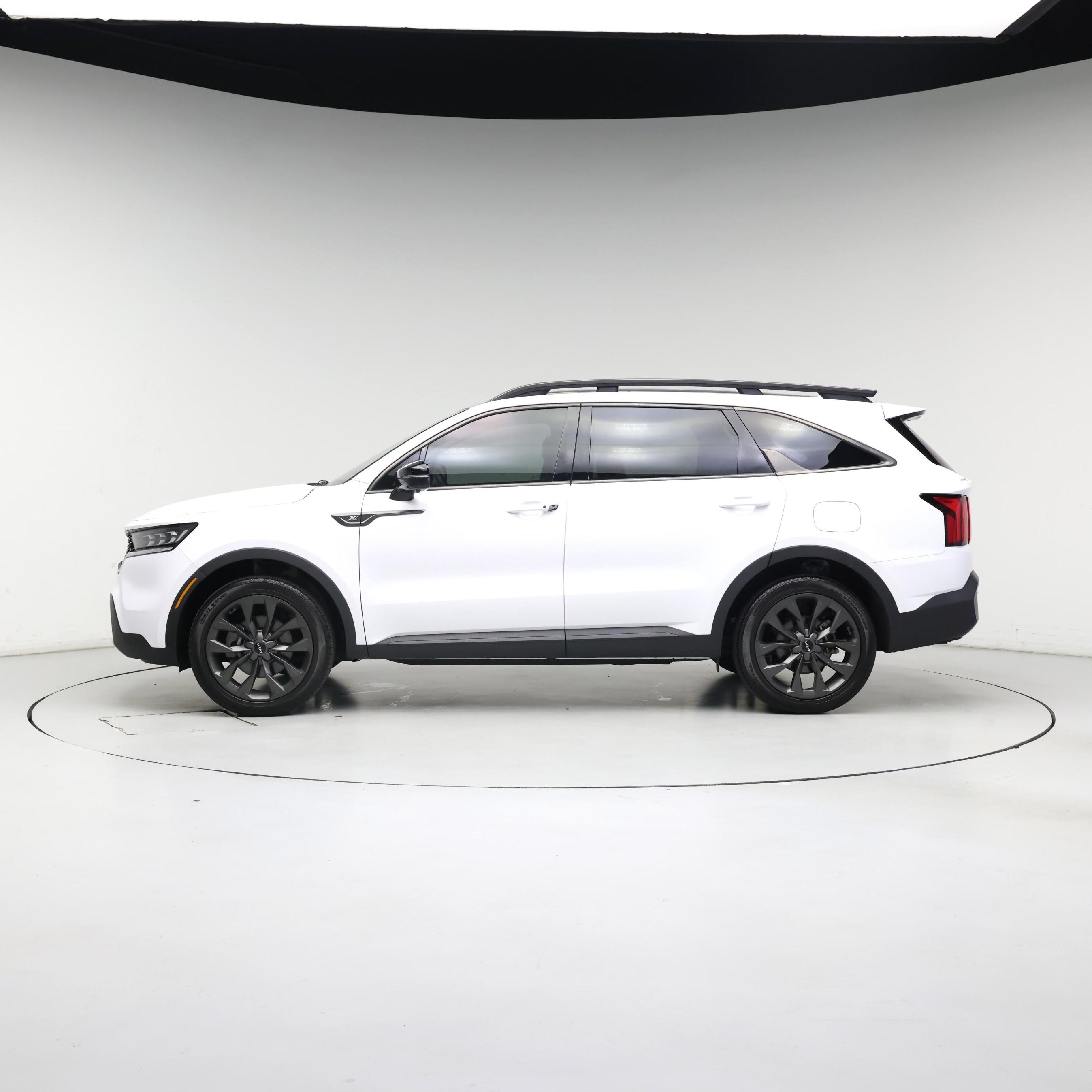 Thumbnail: 2023 Kia Sorento - 3