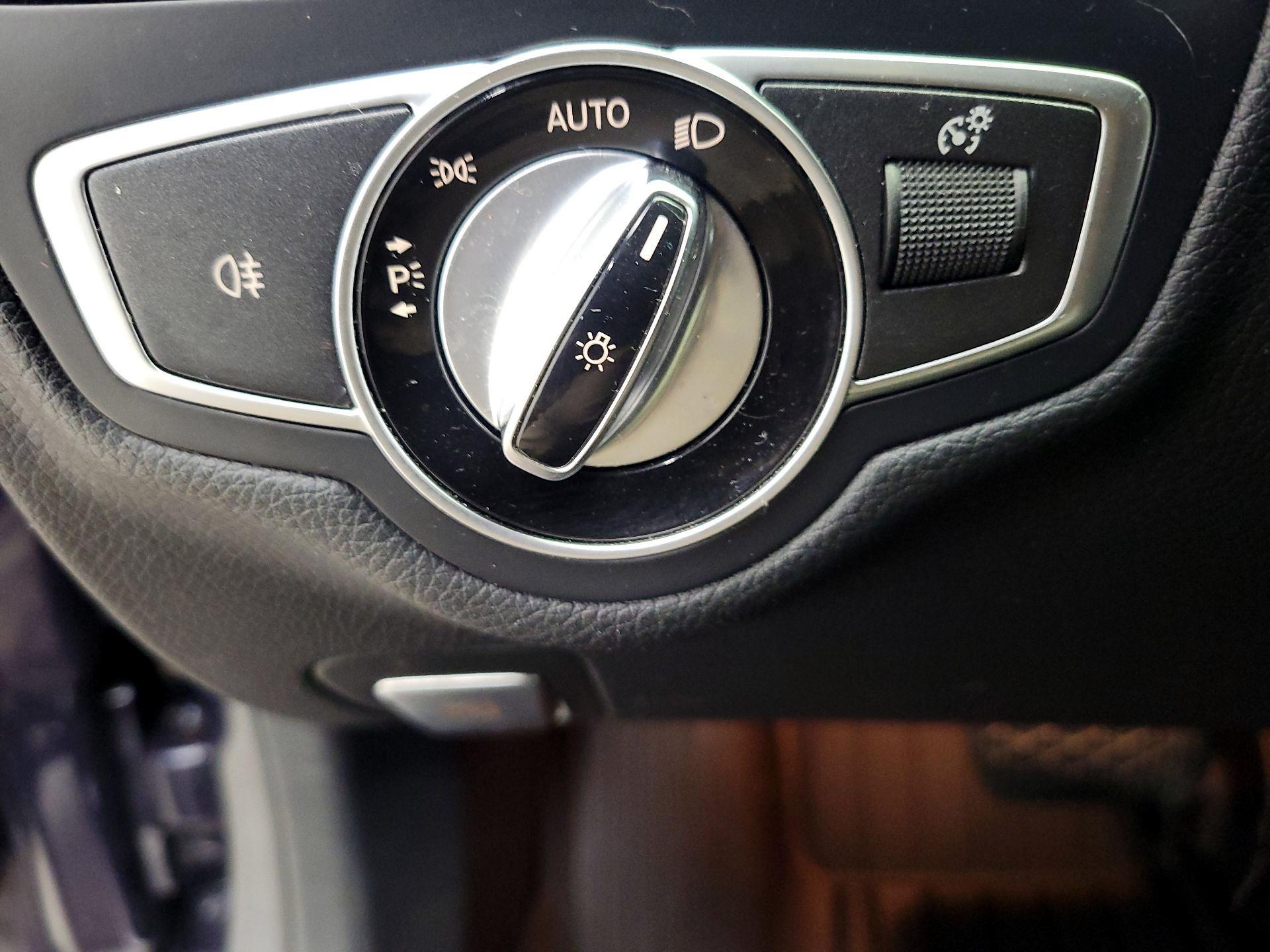 Thumbnail: 2017 Mercedes-Benz C-Class - 13