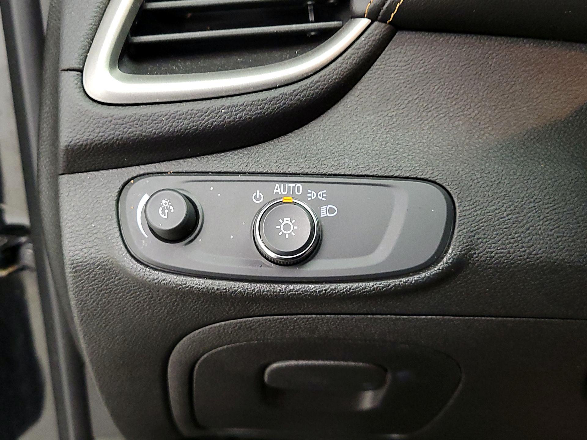 Thumbnail: 2019 Chevrolet Trax - 13