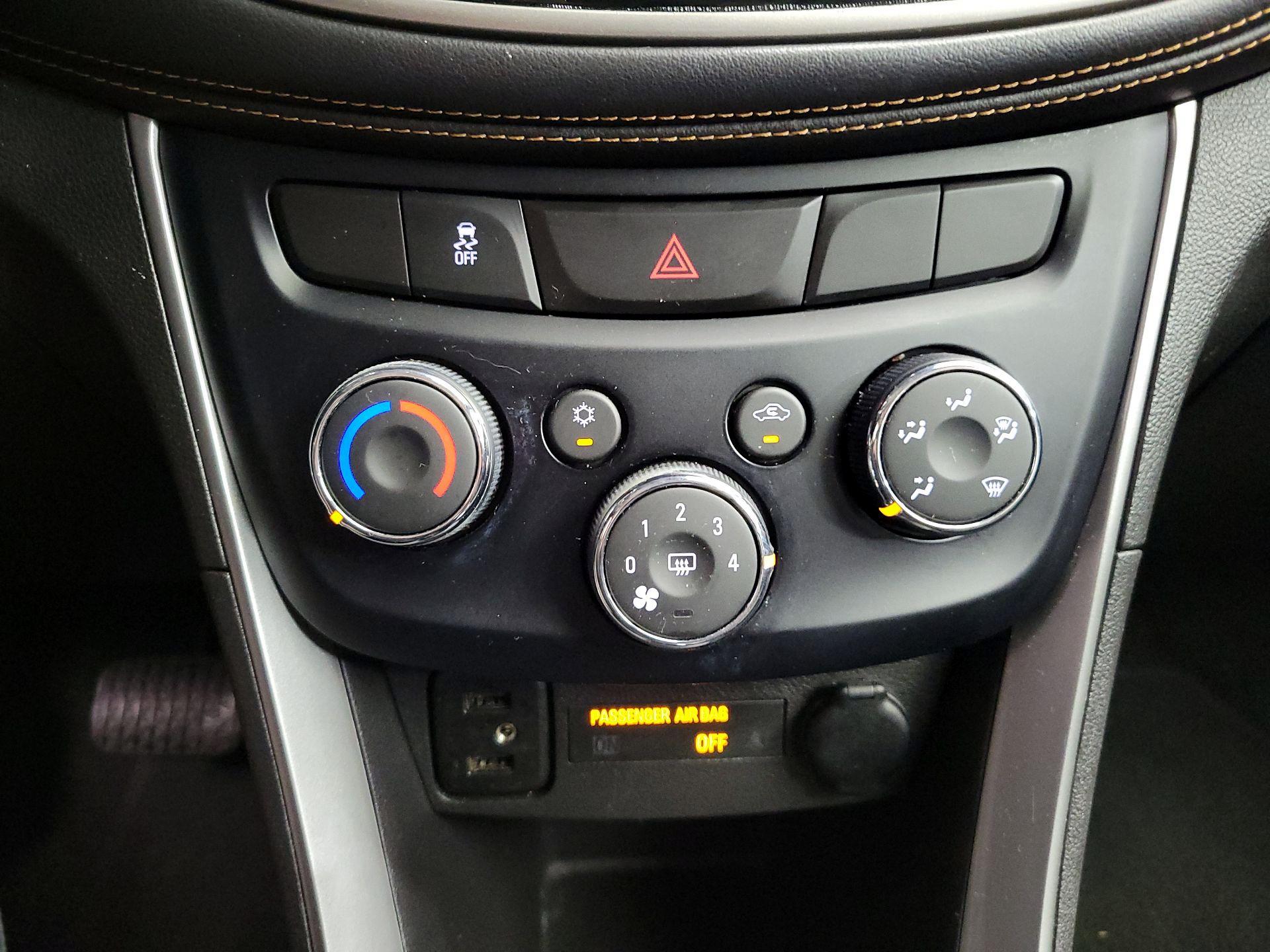 Thumbnail: 2019 Chevrolet Trax - 16