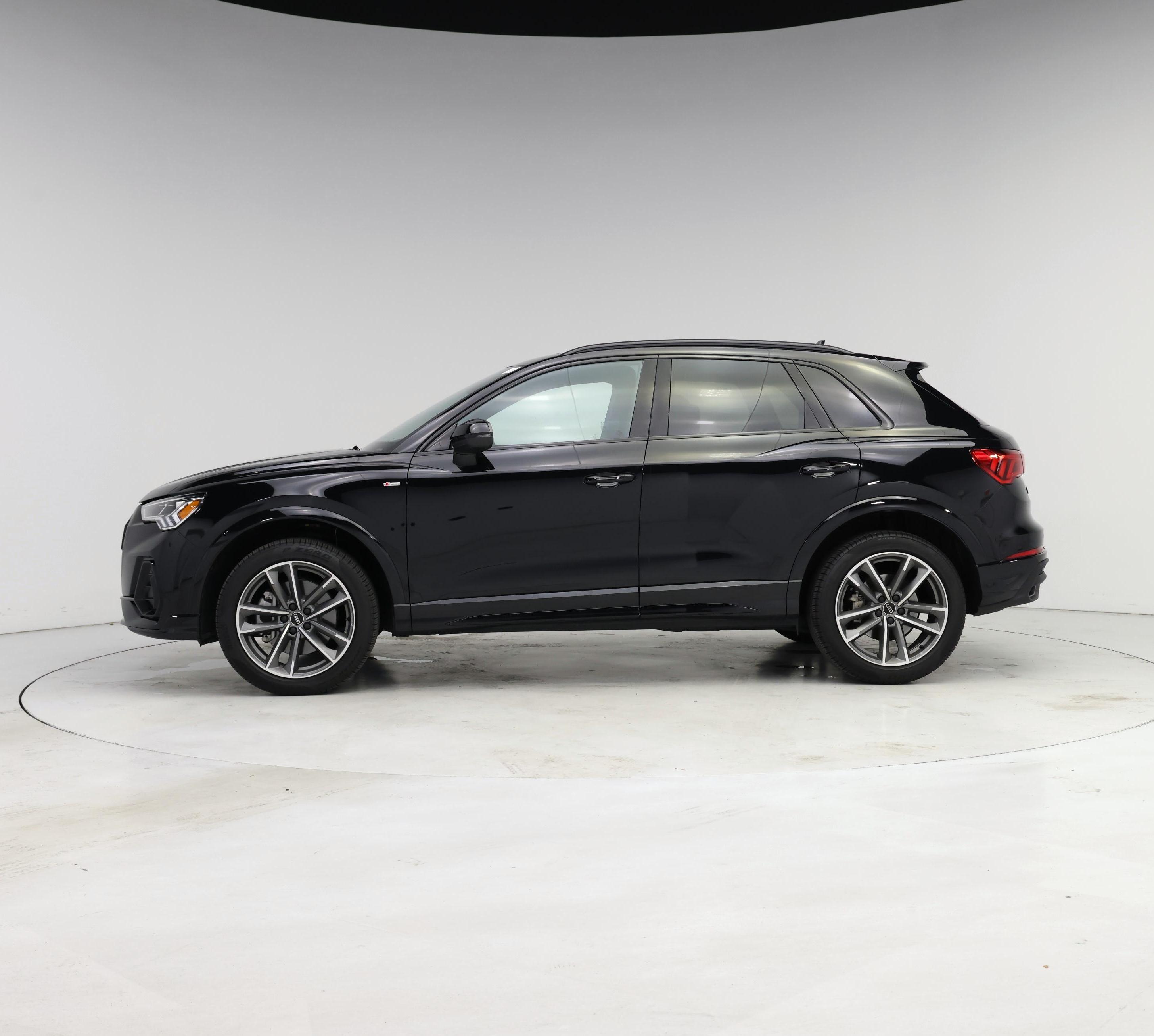 Thumbnail: 2024 Audi Q3 - 3