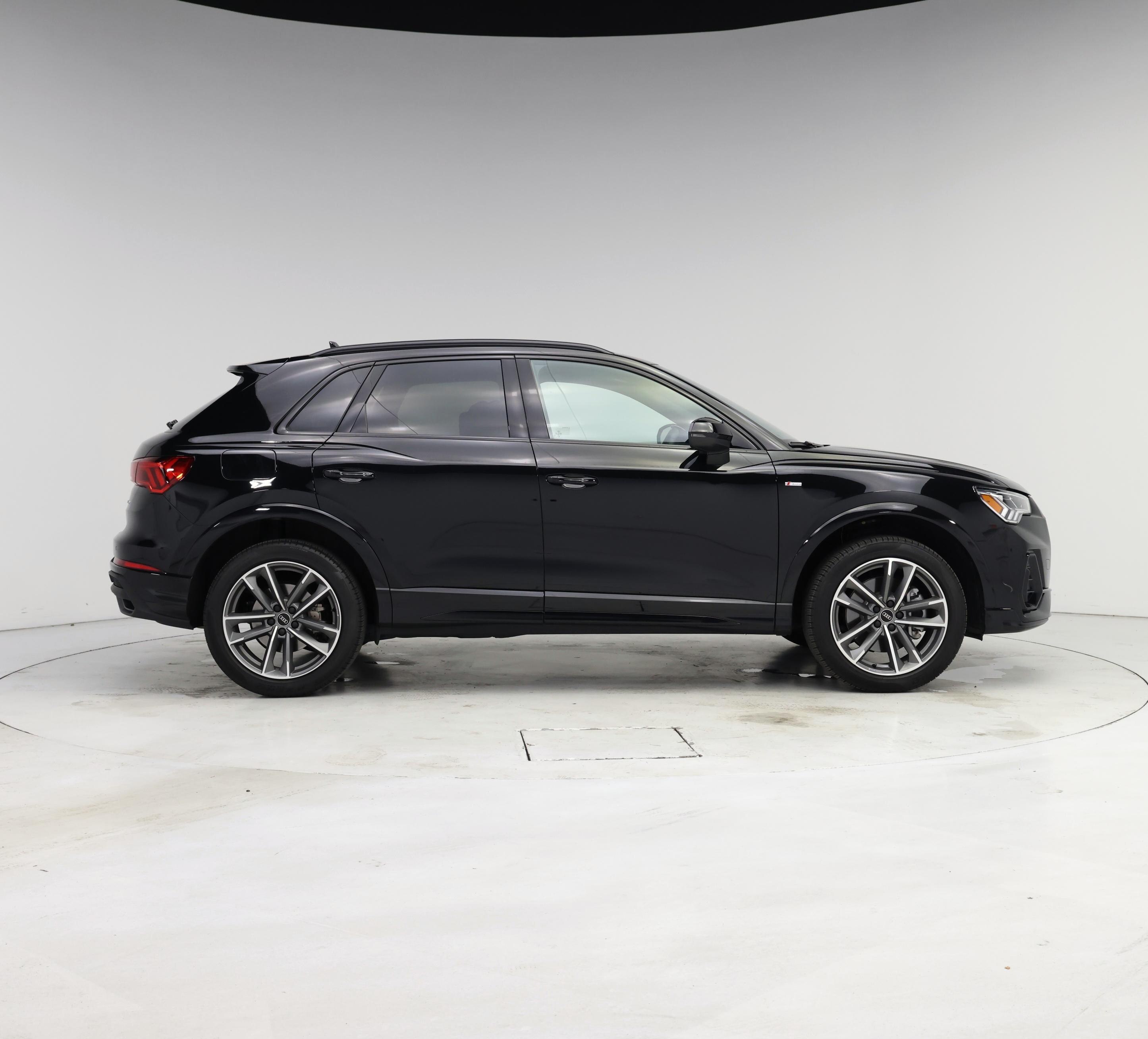 Thumbnail: 2024 Audi Q3 - 7