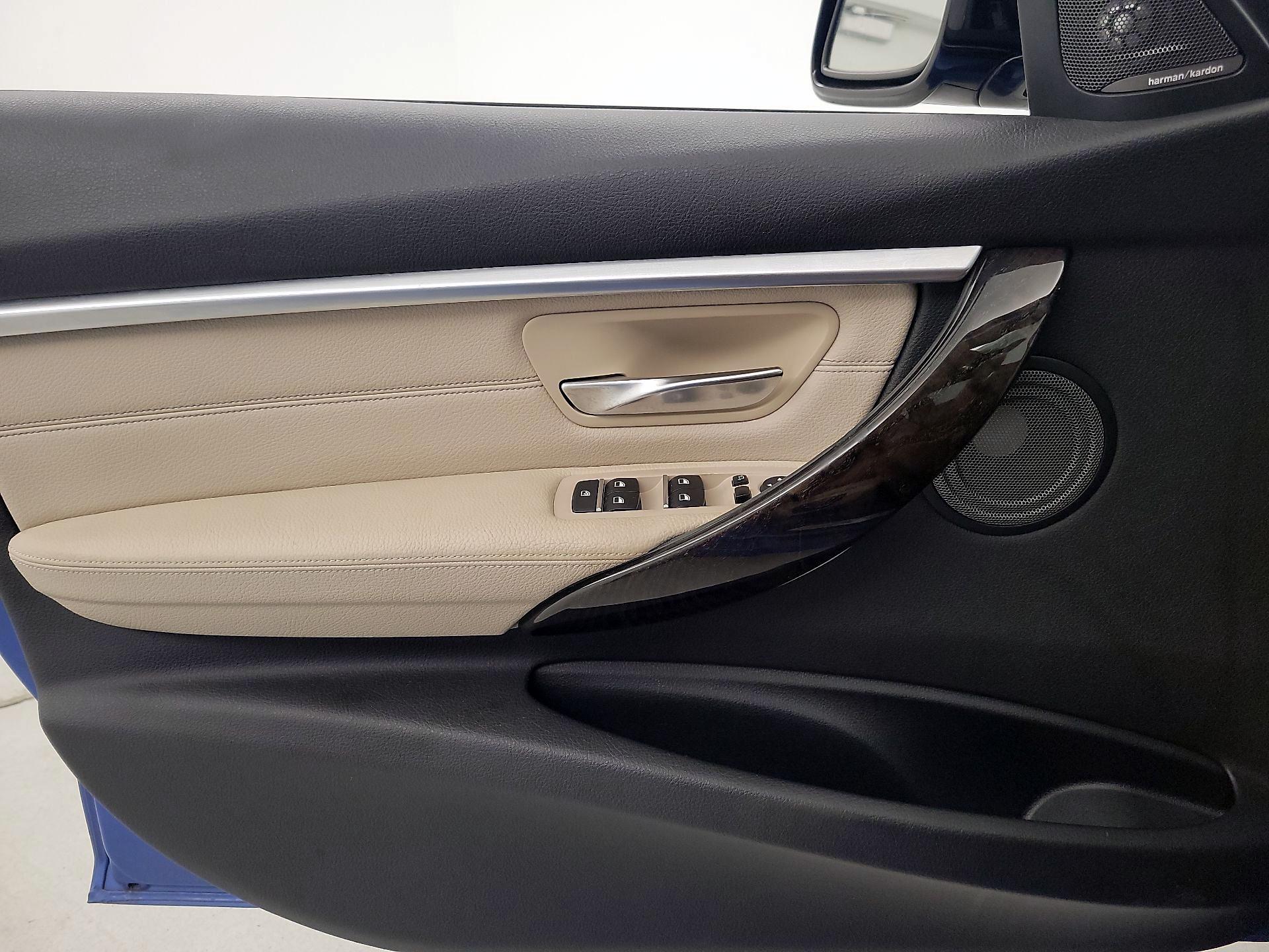 Thumbnail: 2016 BMW 3 Series - 12
